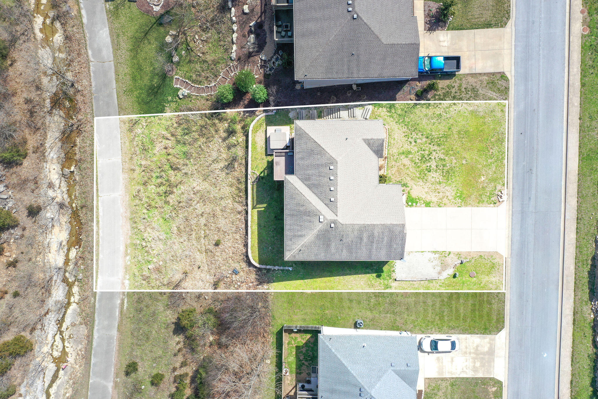 150 Whispering Meadows Parkway Property Photo 3