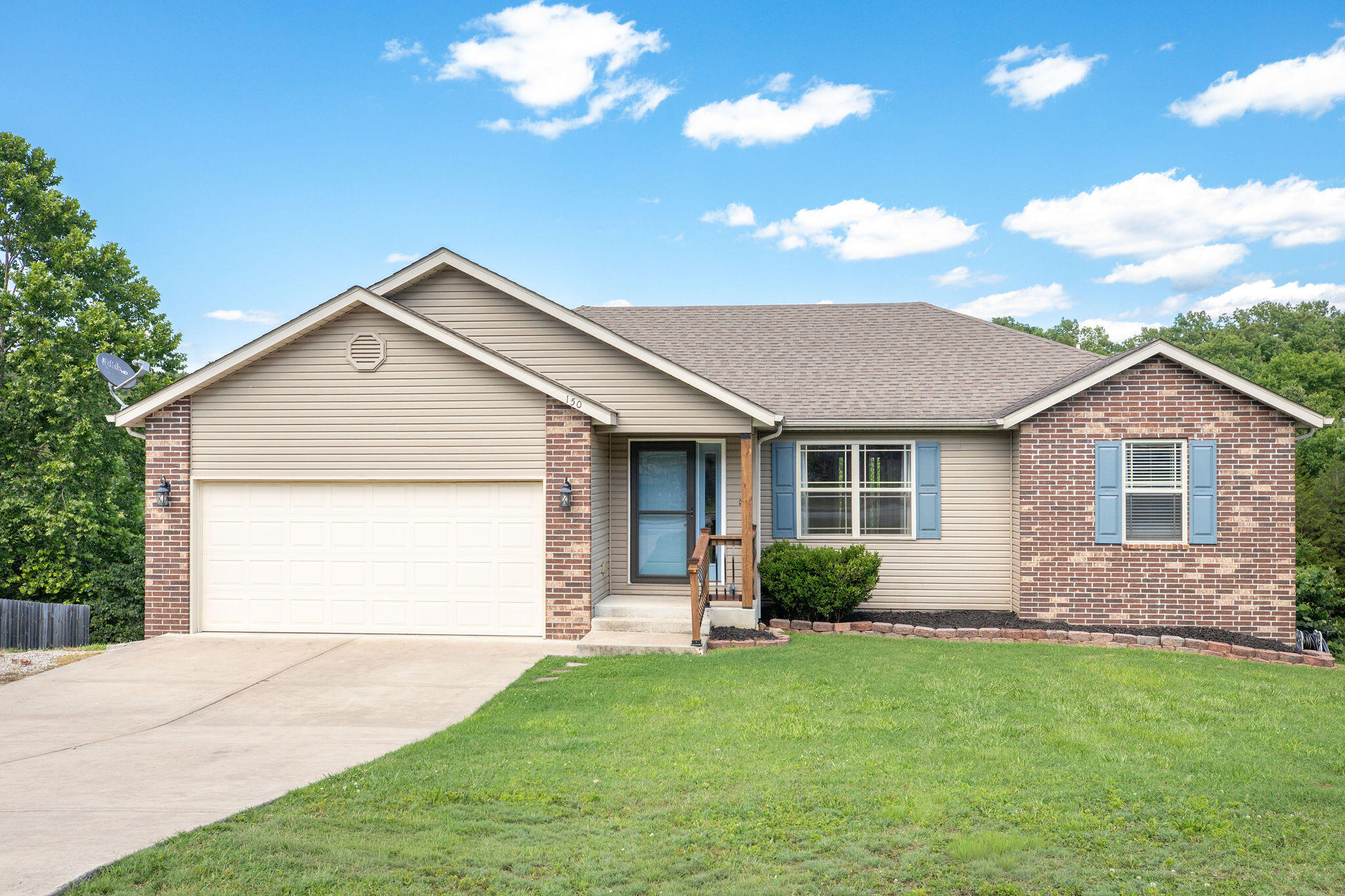 150 Whispering Meadows Parkway Property Photo 4