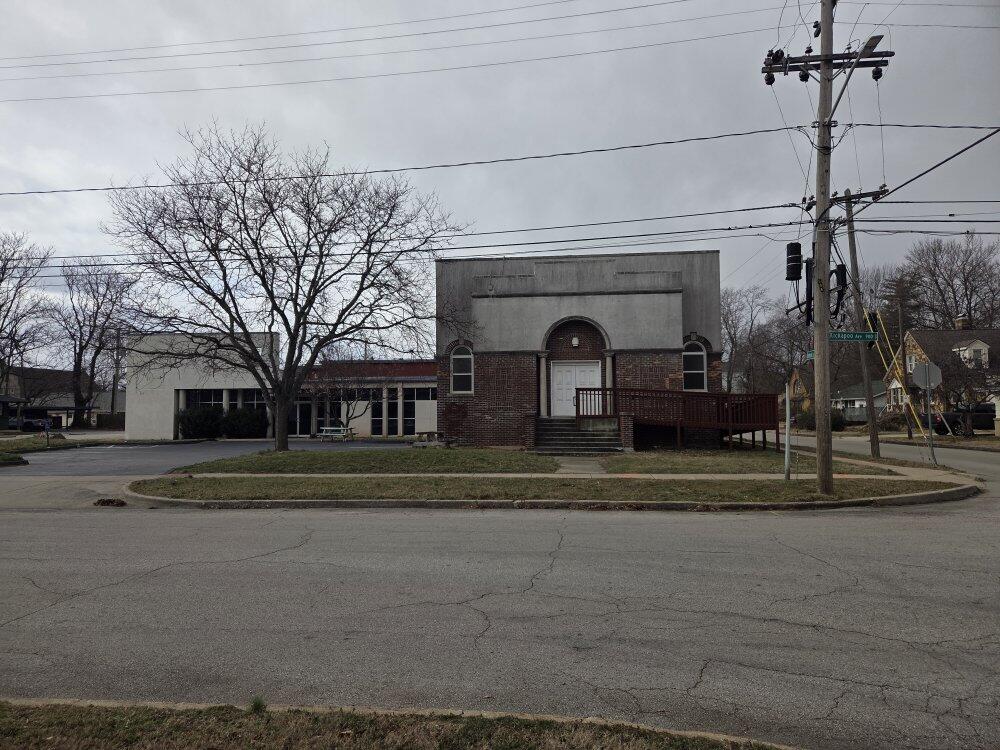 931 South Kickapoo Avenue Property Photo 21
