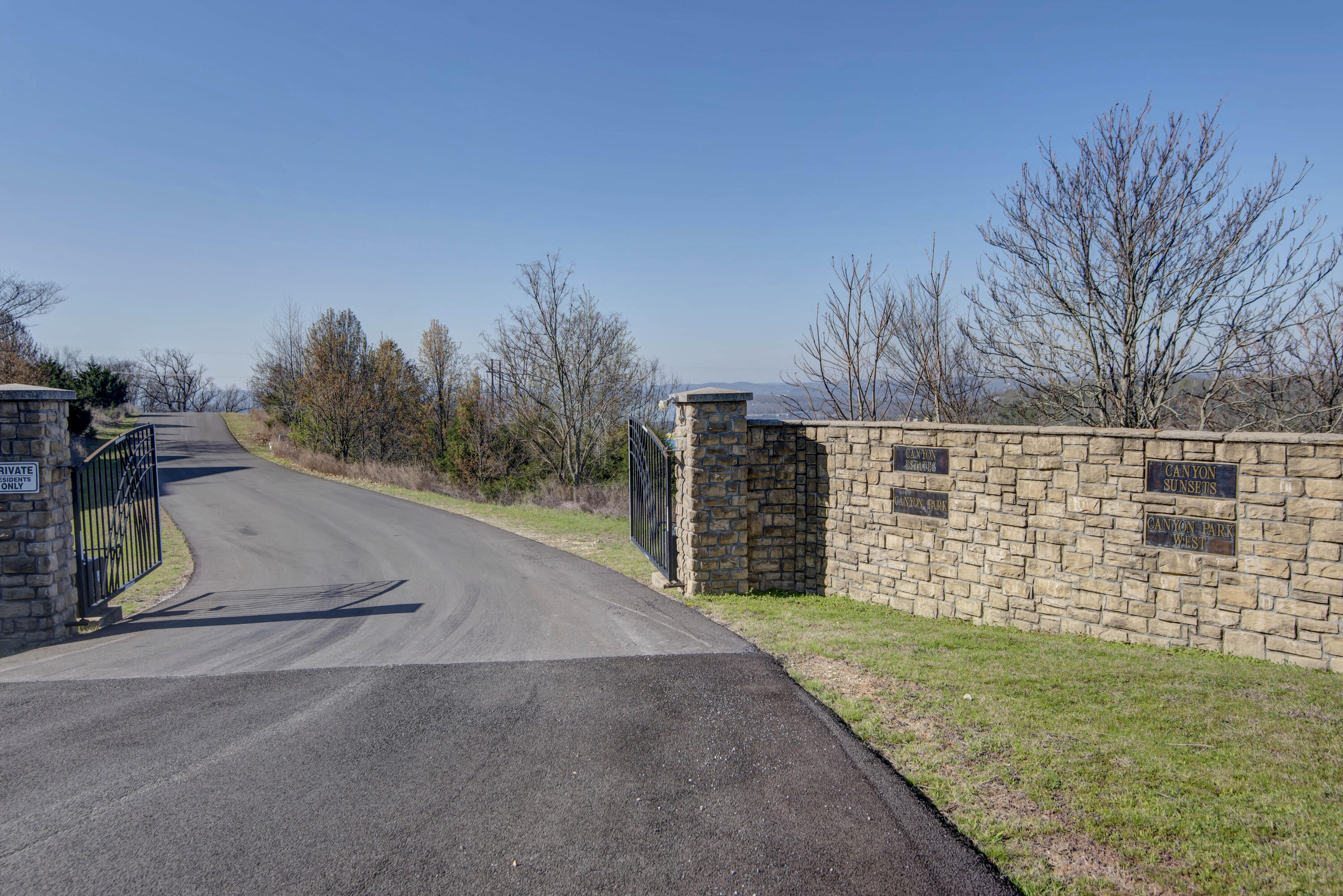 33 Henning Crossing Property Photo 3
