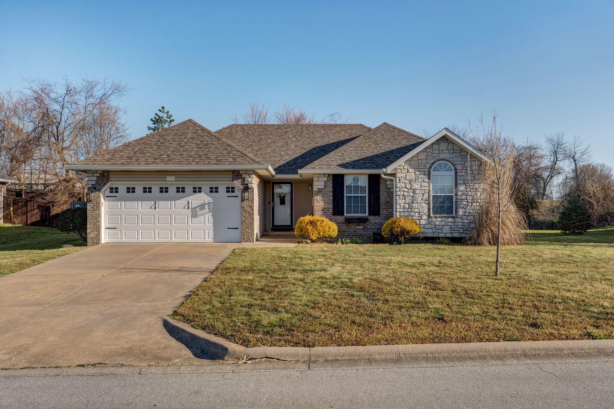 1109 West Scenic Hills Drive Property Photo 1