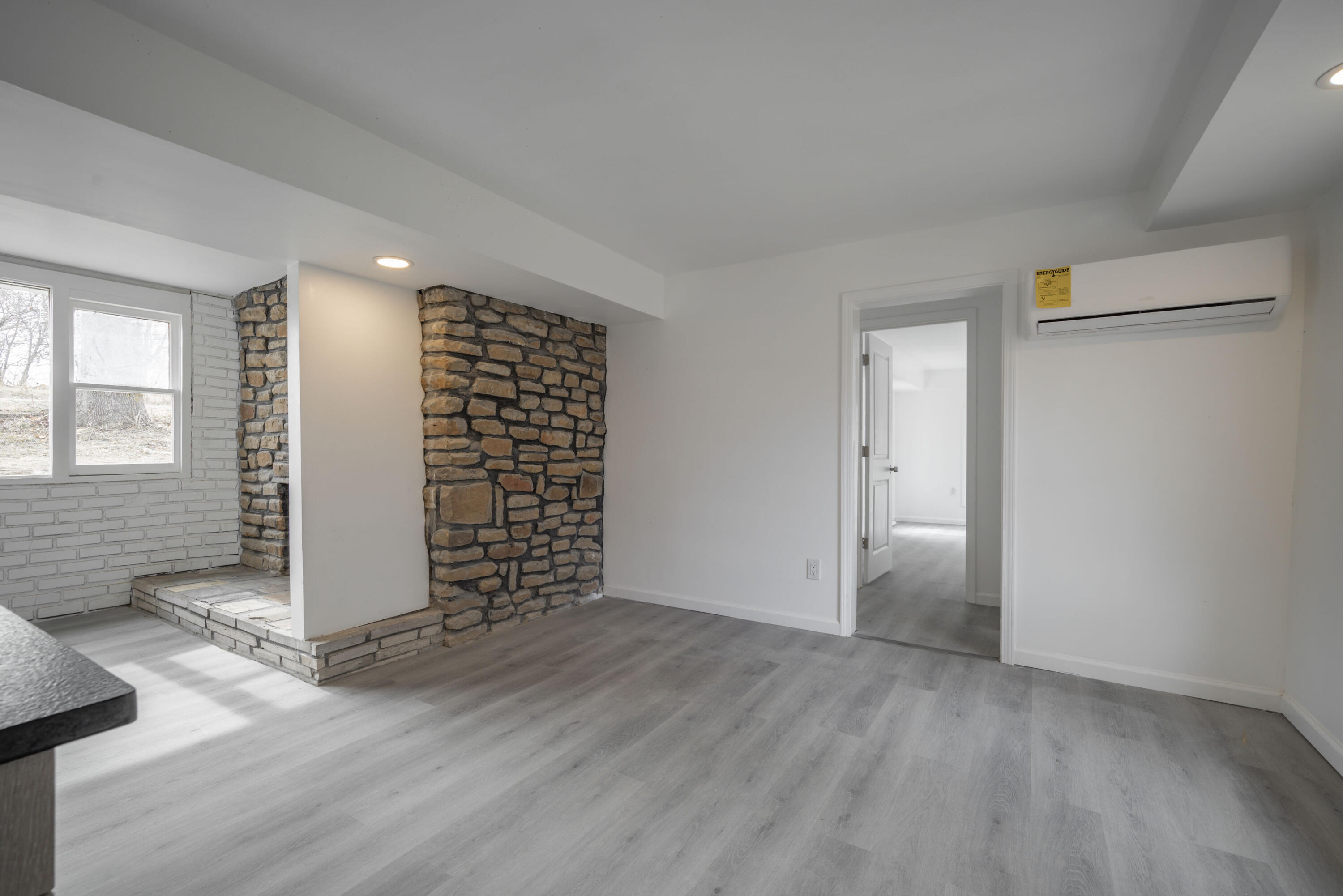 18662 Norway Road Property Photo 4