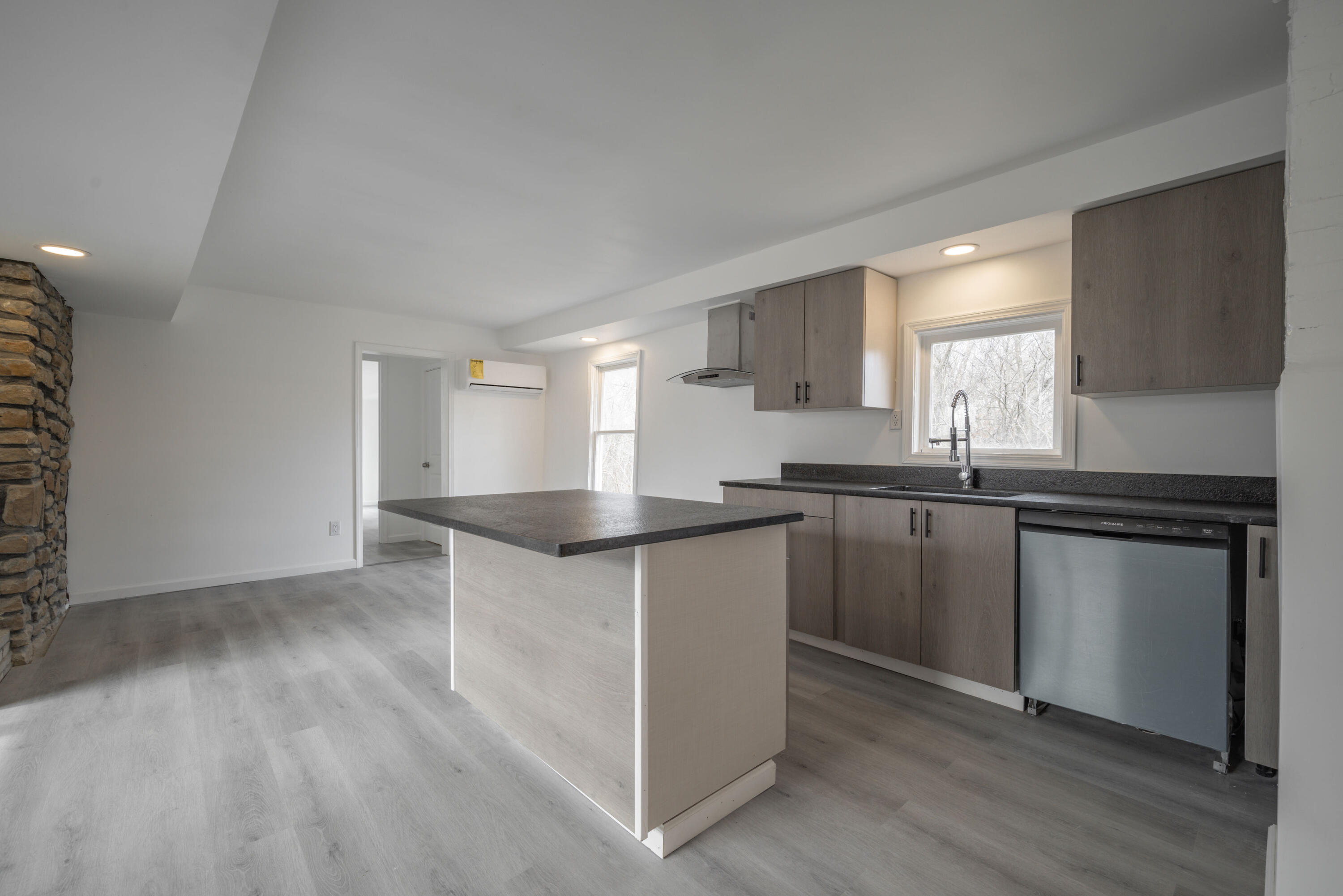 18662 Norway Road Property Photo 10
