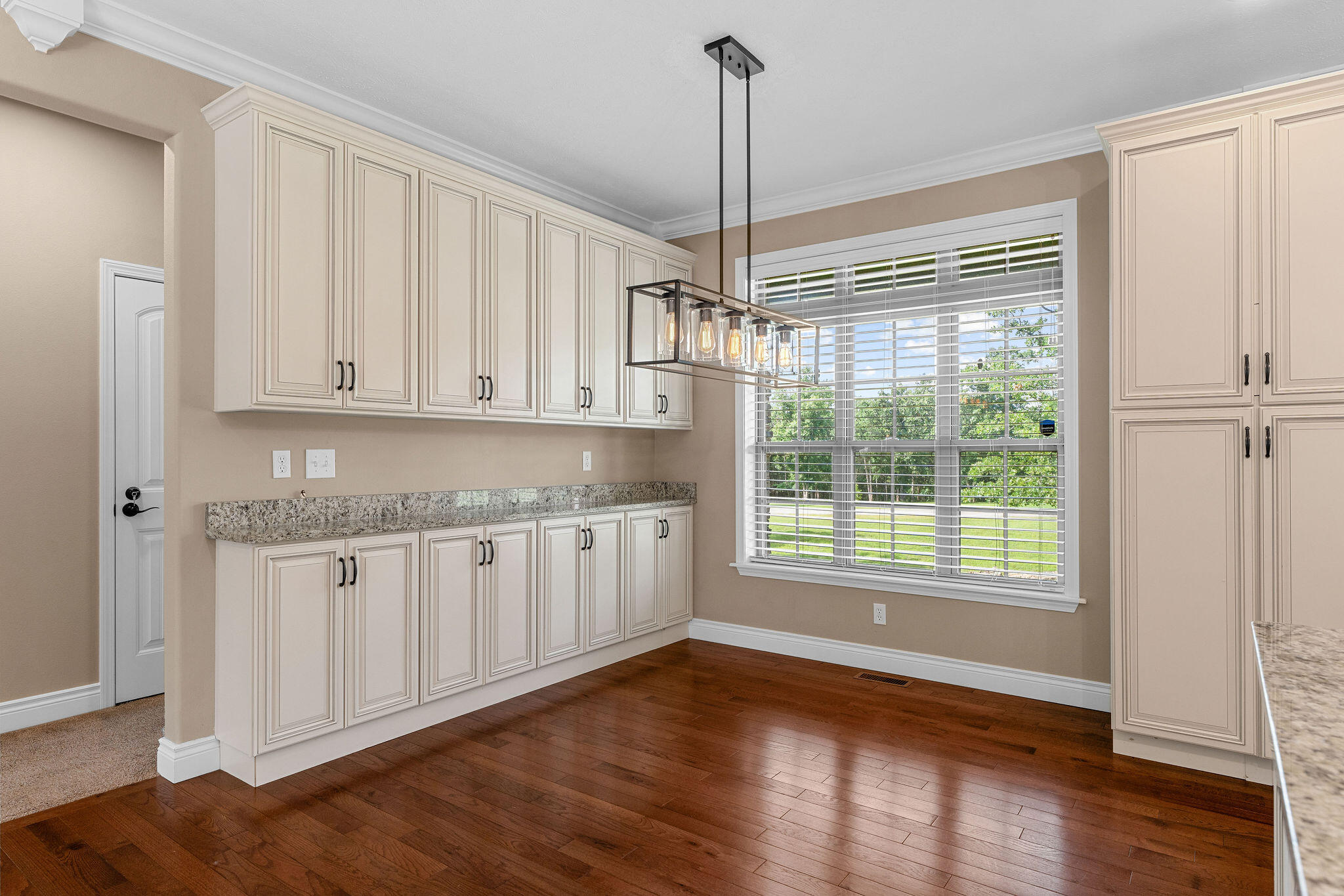 2325 Emory Creek Boulevard Property Photo 10
