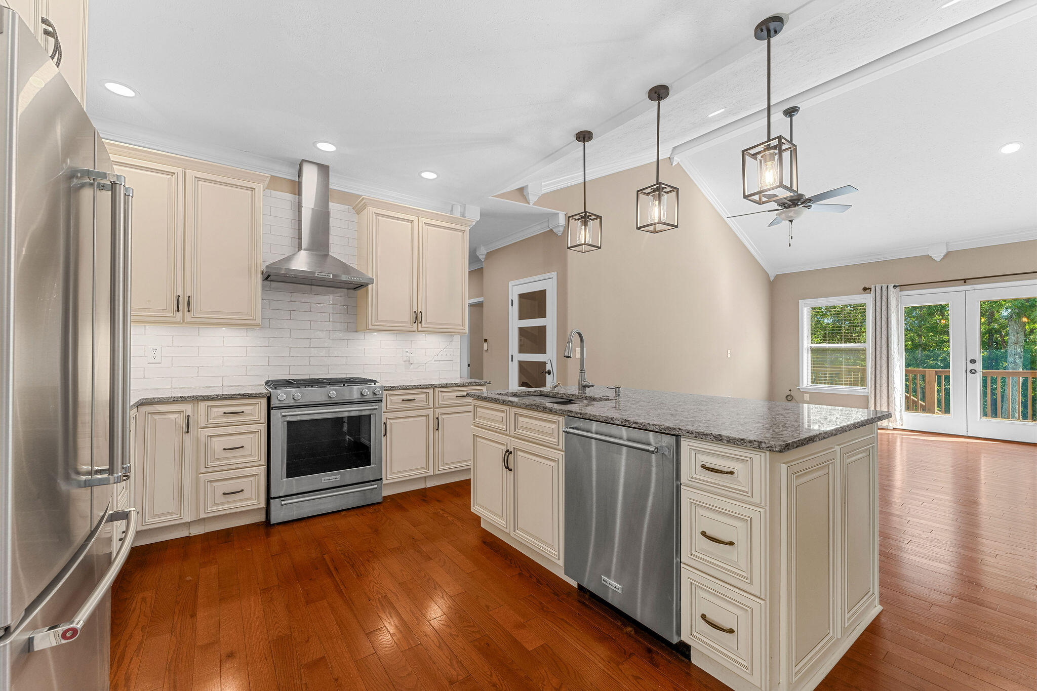 2325 Emory Creek Boulevard Property Photo 12