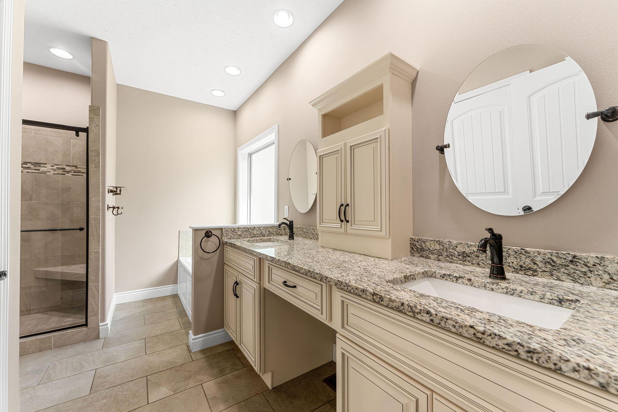 2325 Emory Creek Boulevard Property Photo 17
