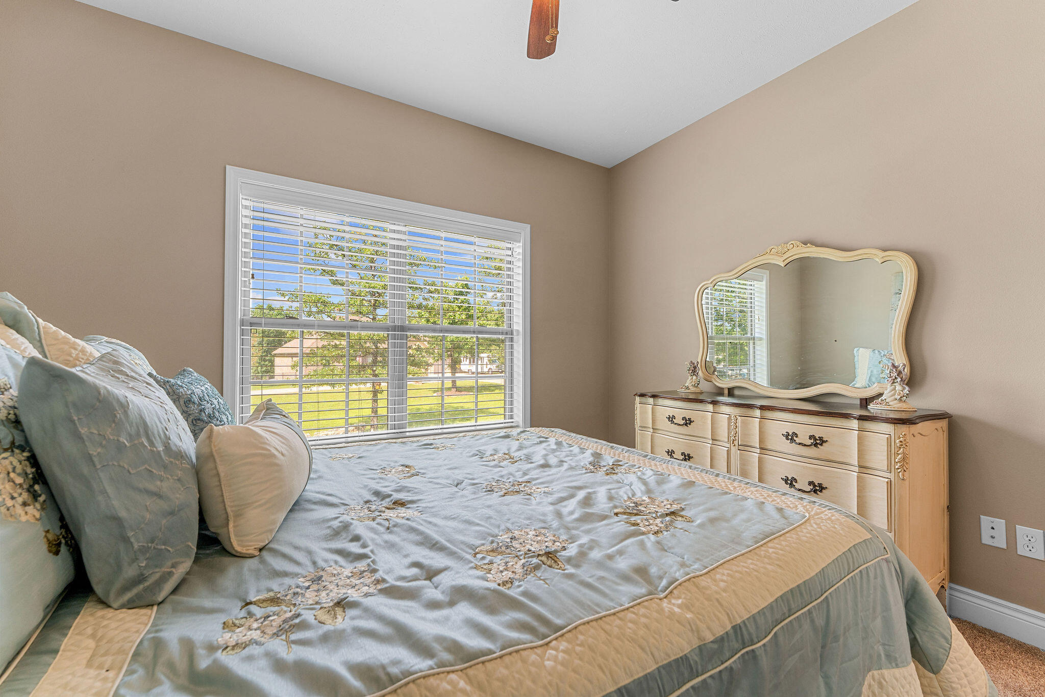2325 Emory Creek Boulevard Property Photo 25