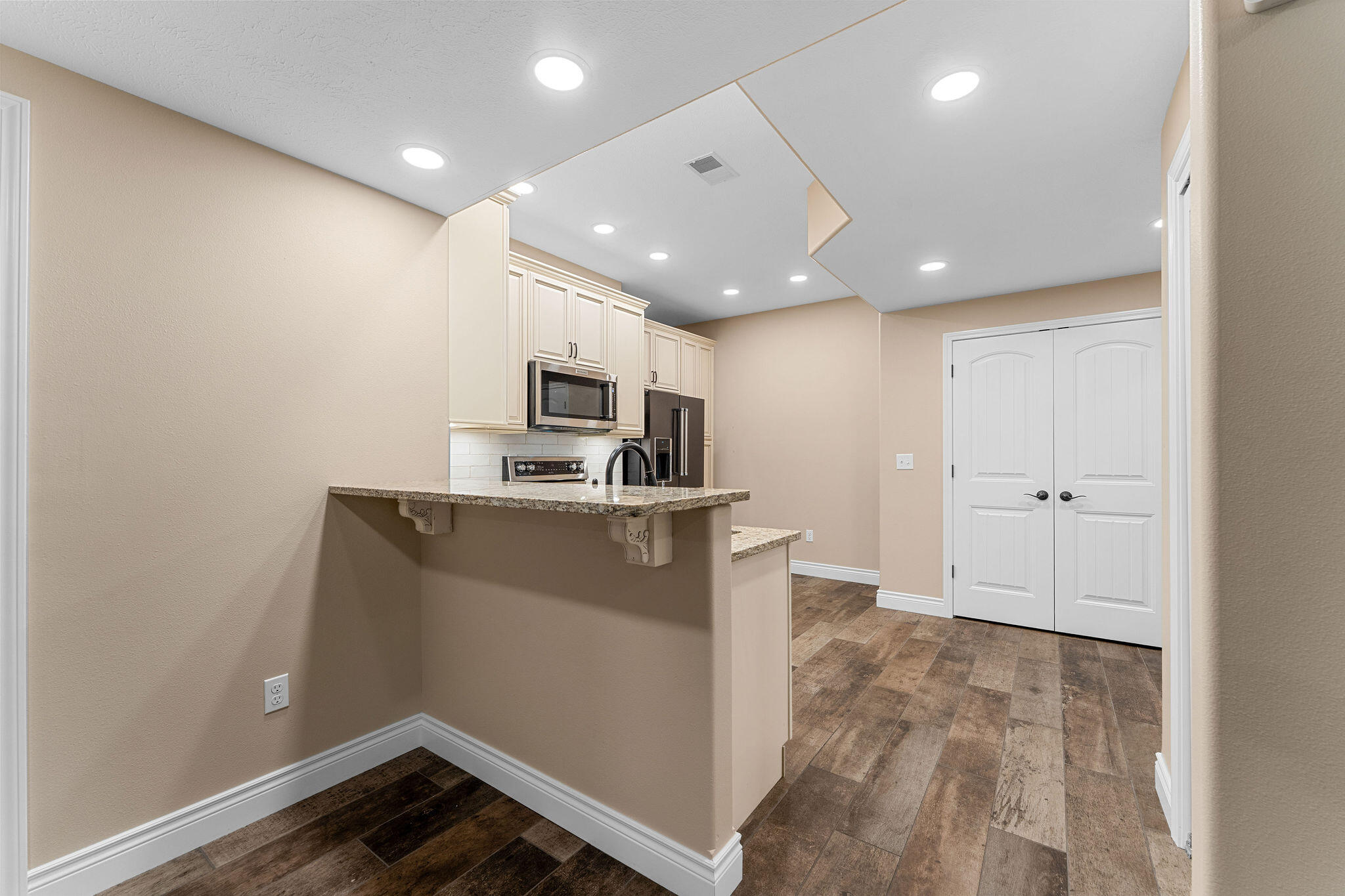 2325 Emory Creek Boulevard Property Photo 29