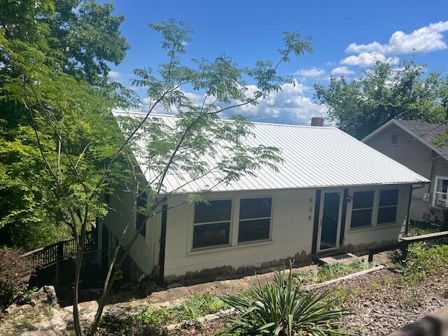 530 Taneycomo Hill Drive Property Photo 2