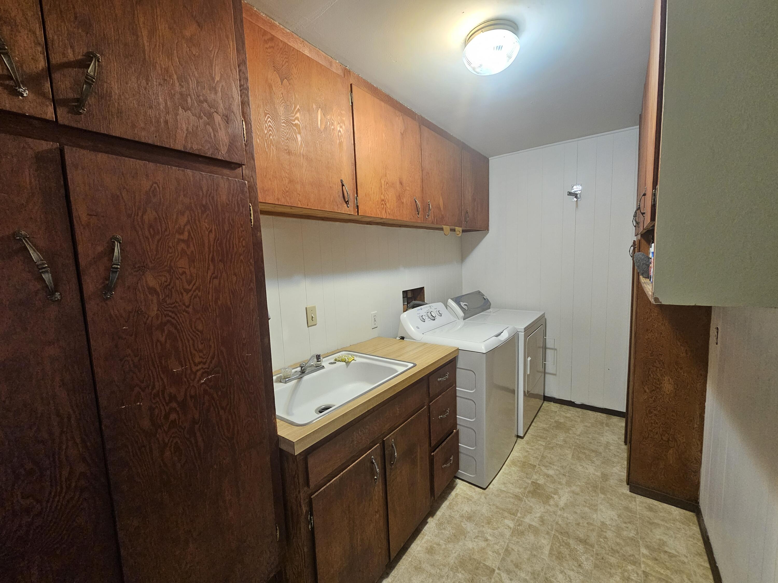 603 West 1st Street Property Photo 18