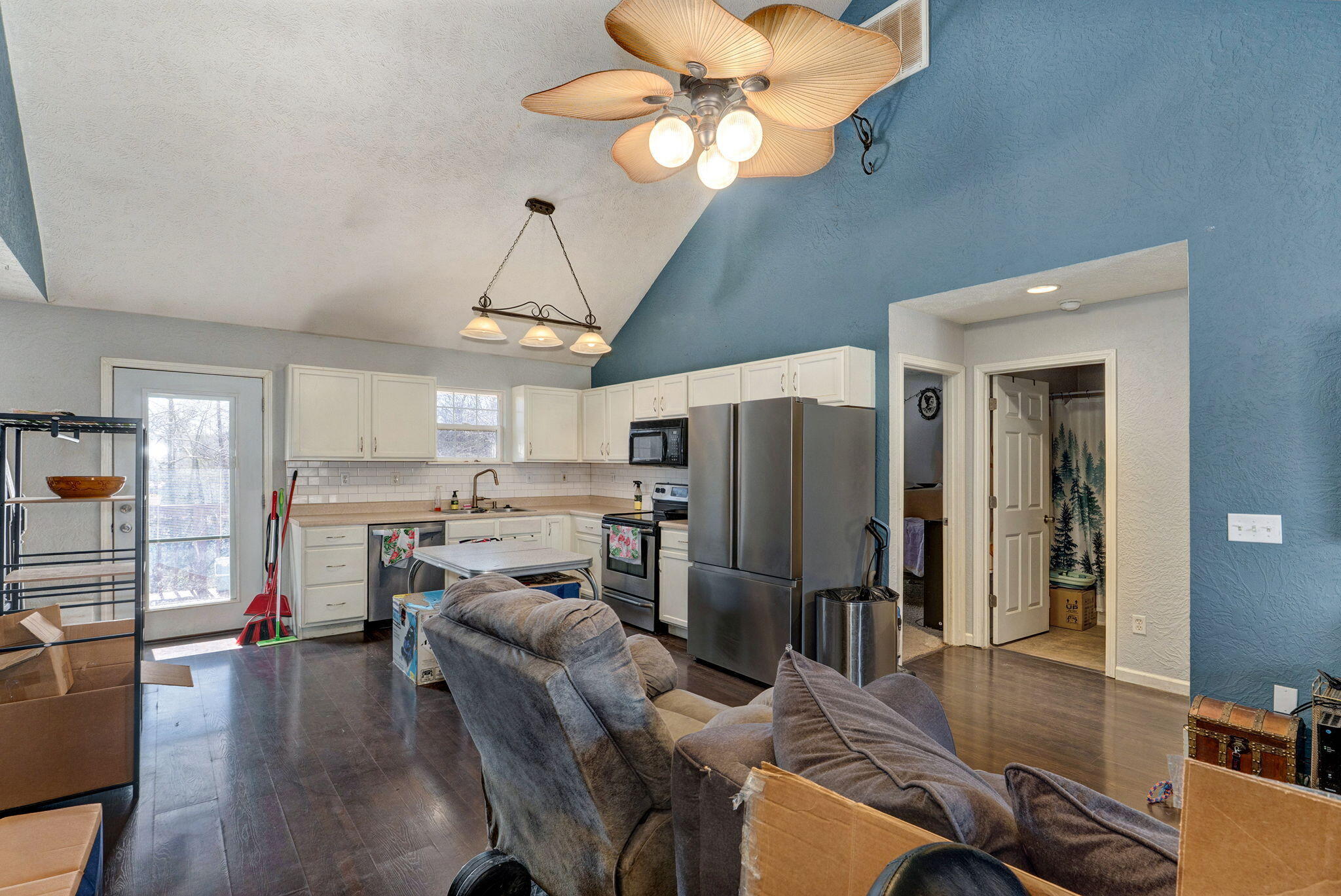 602 Oak Leaf Court Property Photo 3