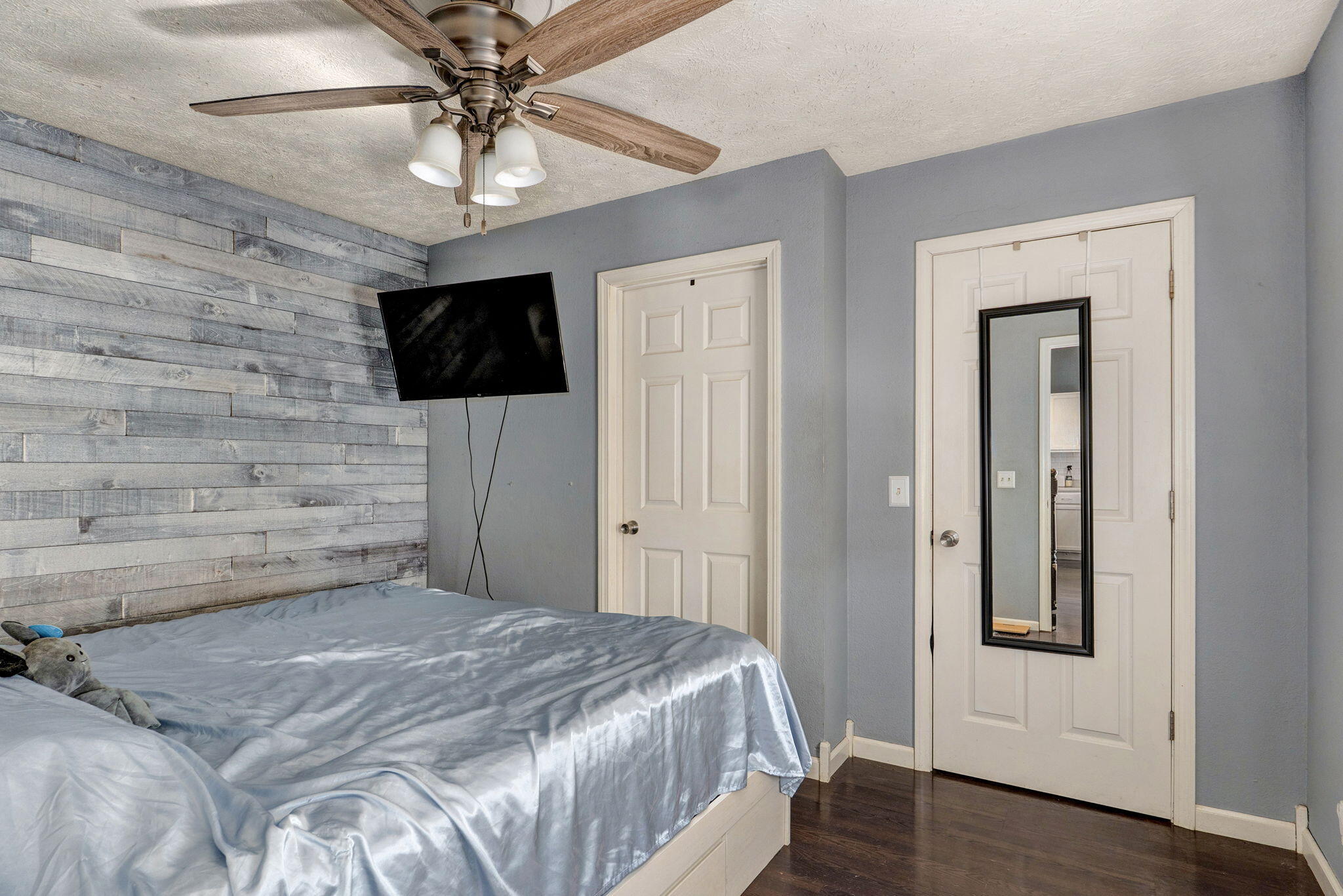 602 Oak Leaf Court Property Photo 8