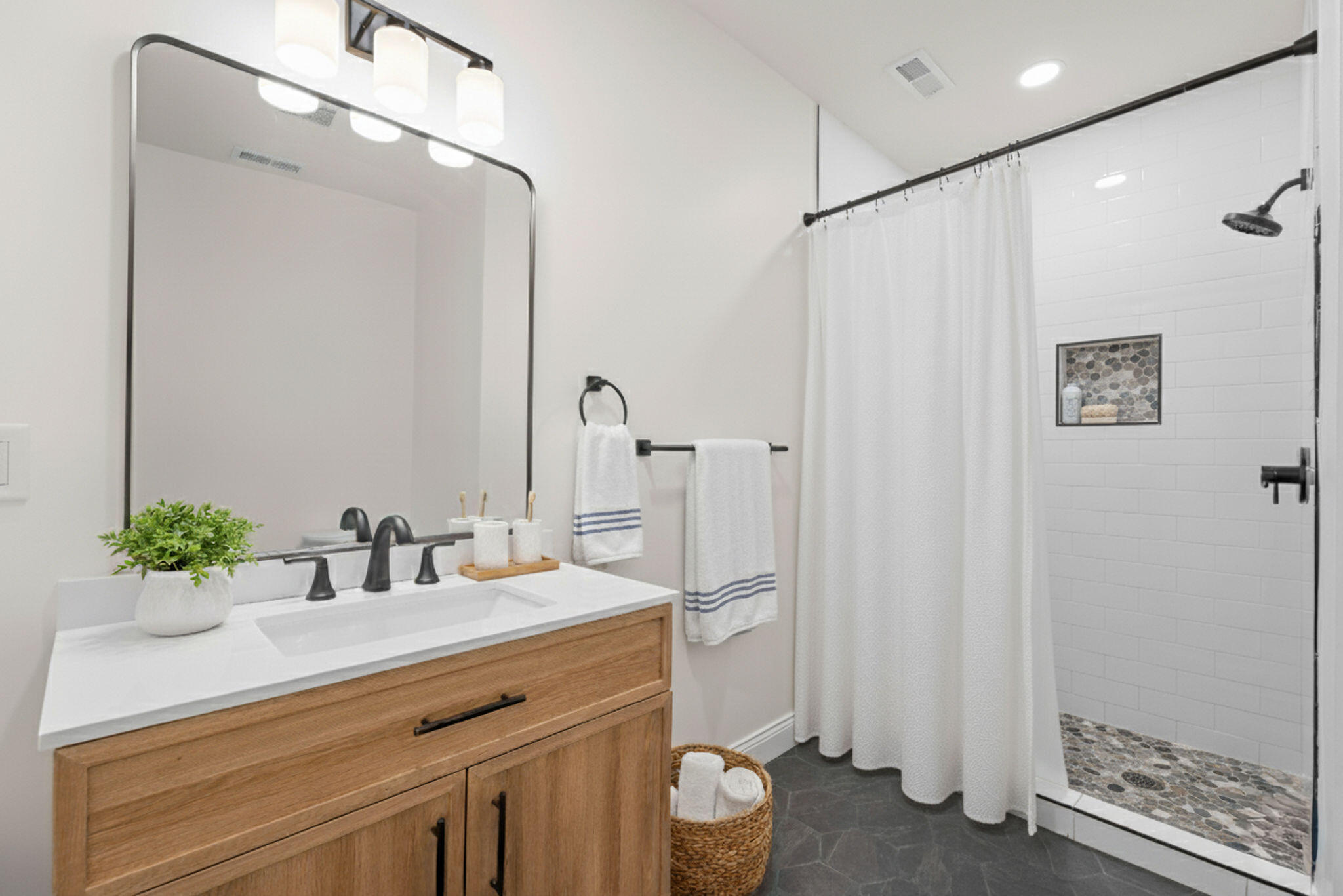 129 Treehouse Lane Property Photo 22