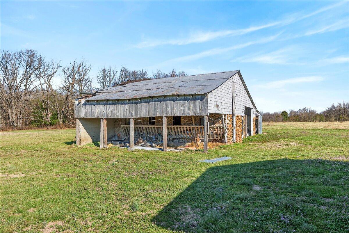 4196 Coyote Drive Property Photo 6