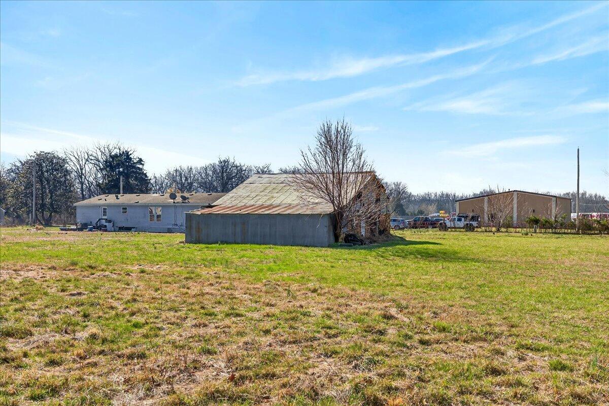 4196 Coyote Drive Property Photo 15
