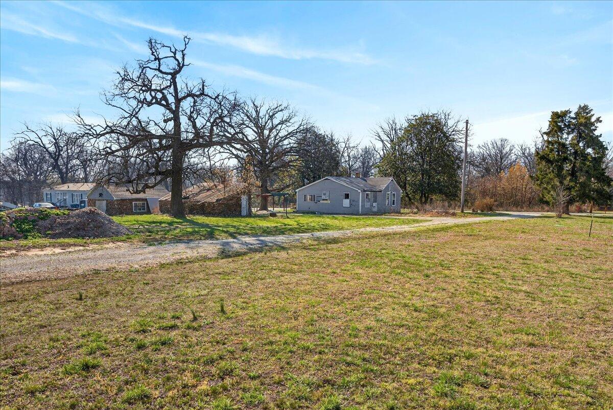 4196 Coyote Drive Property Photo 9