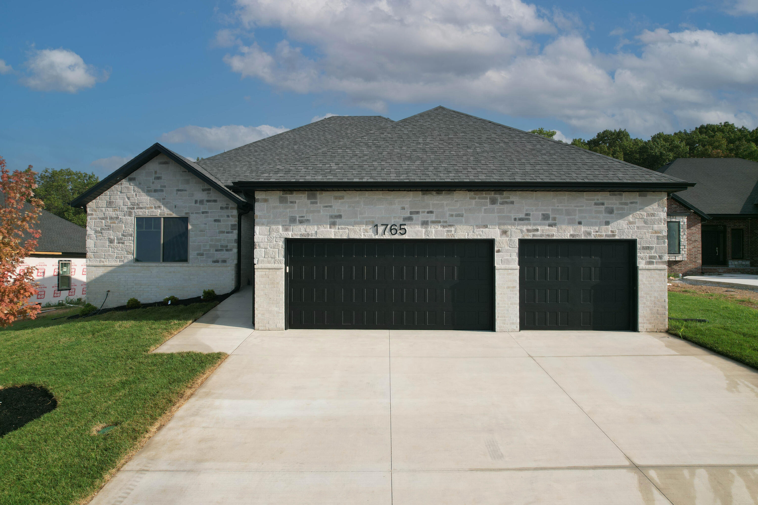 1765 West Gaslight Drive Property Photo 1