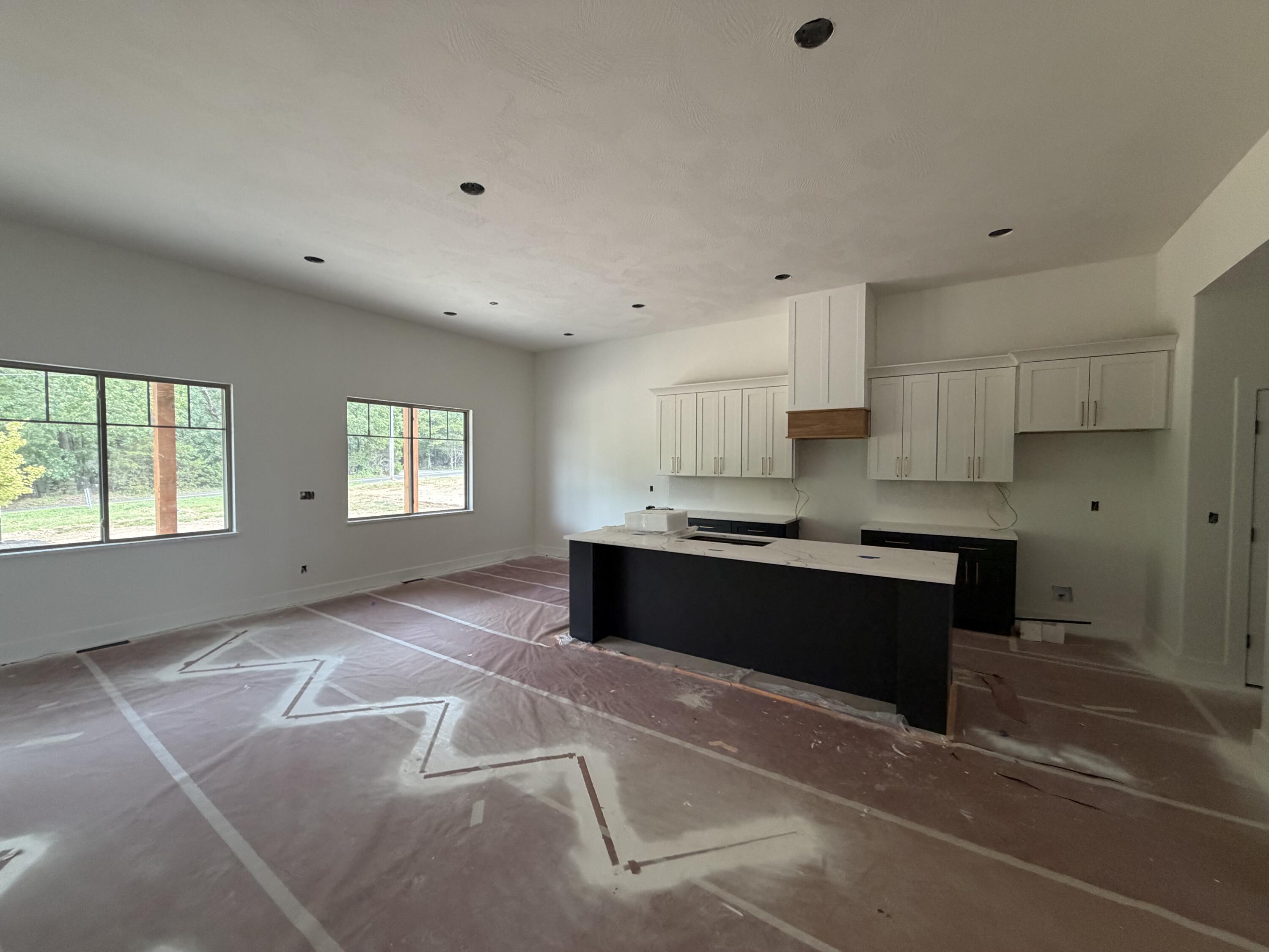 1765 West Gaslight Drive Property Photo 3