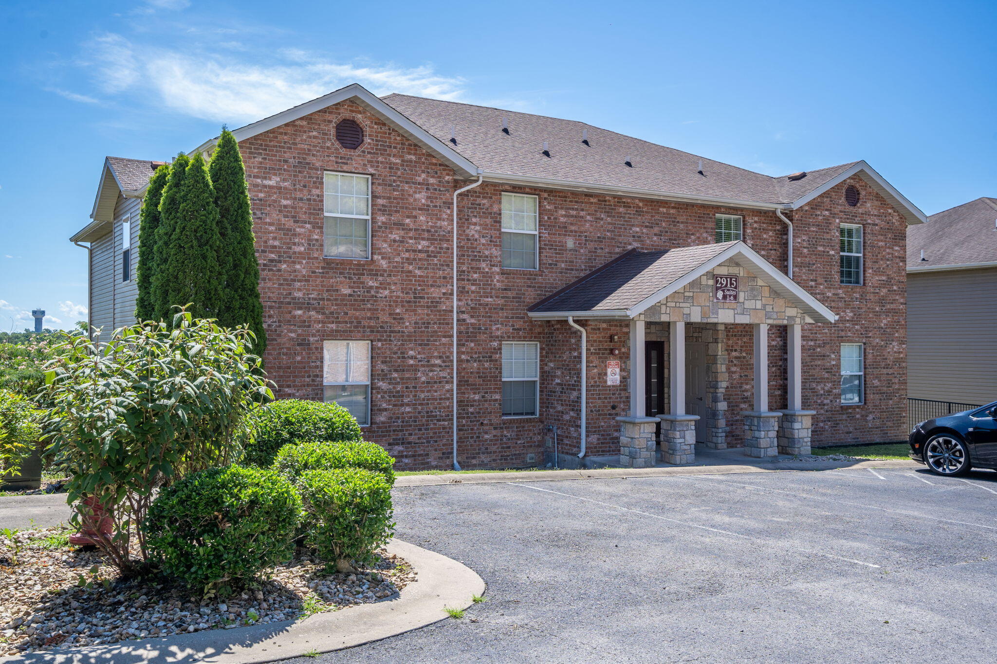 2915 Vineyards Parkway 6 Property Photo 6