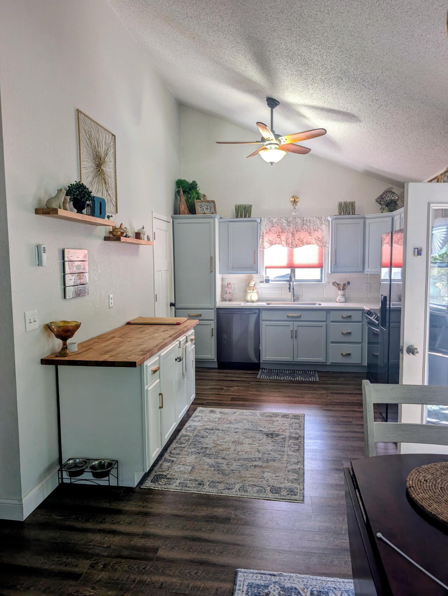 1098 Jupiter Road Property Photo 10