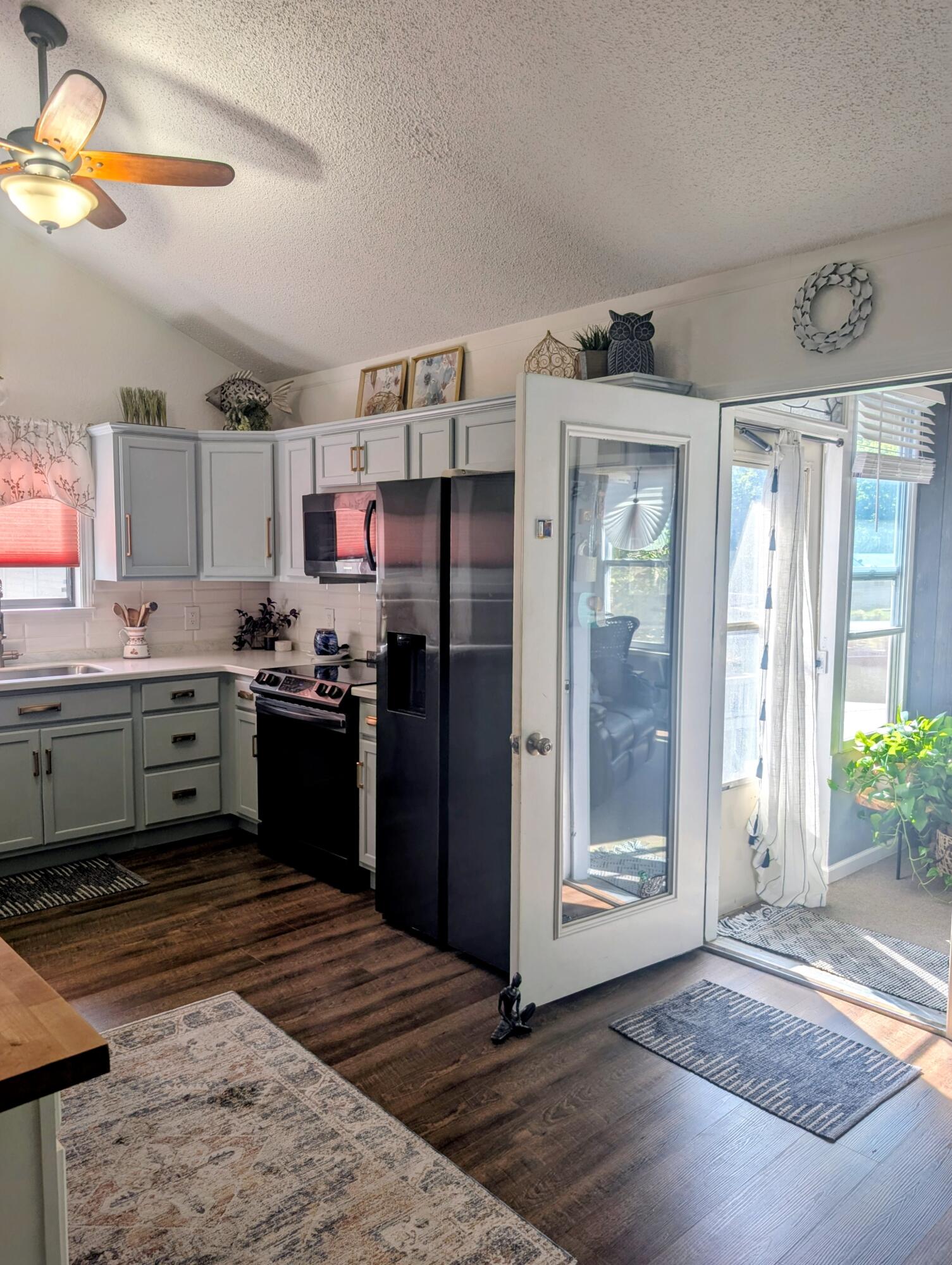 1098 Jupiter Road Property Photo 13