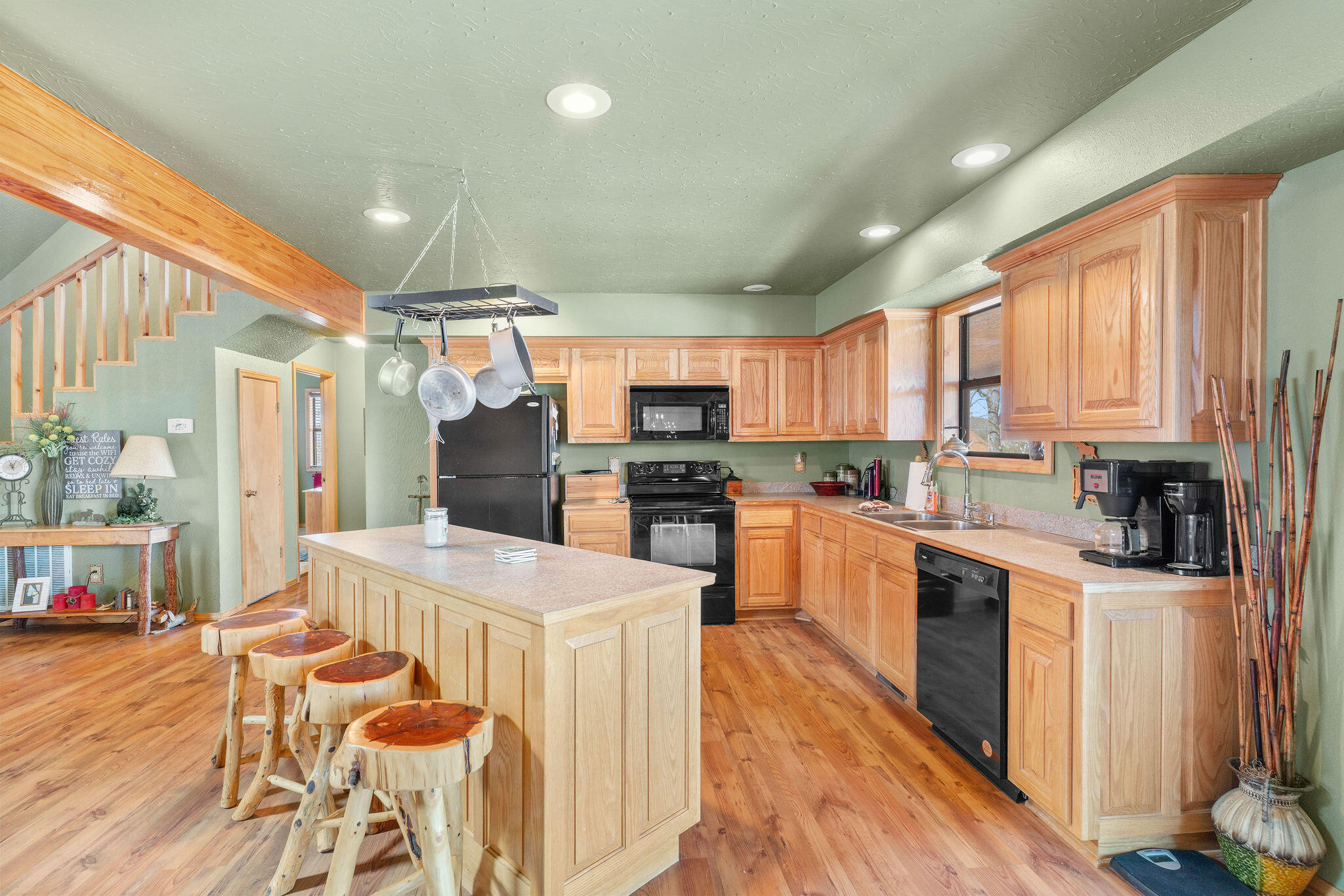22395 Air Park Drive Property Photo 19
