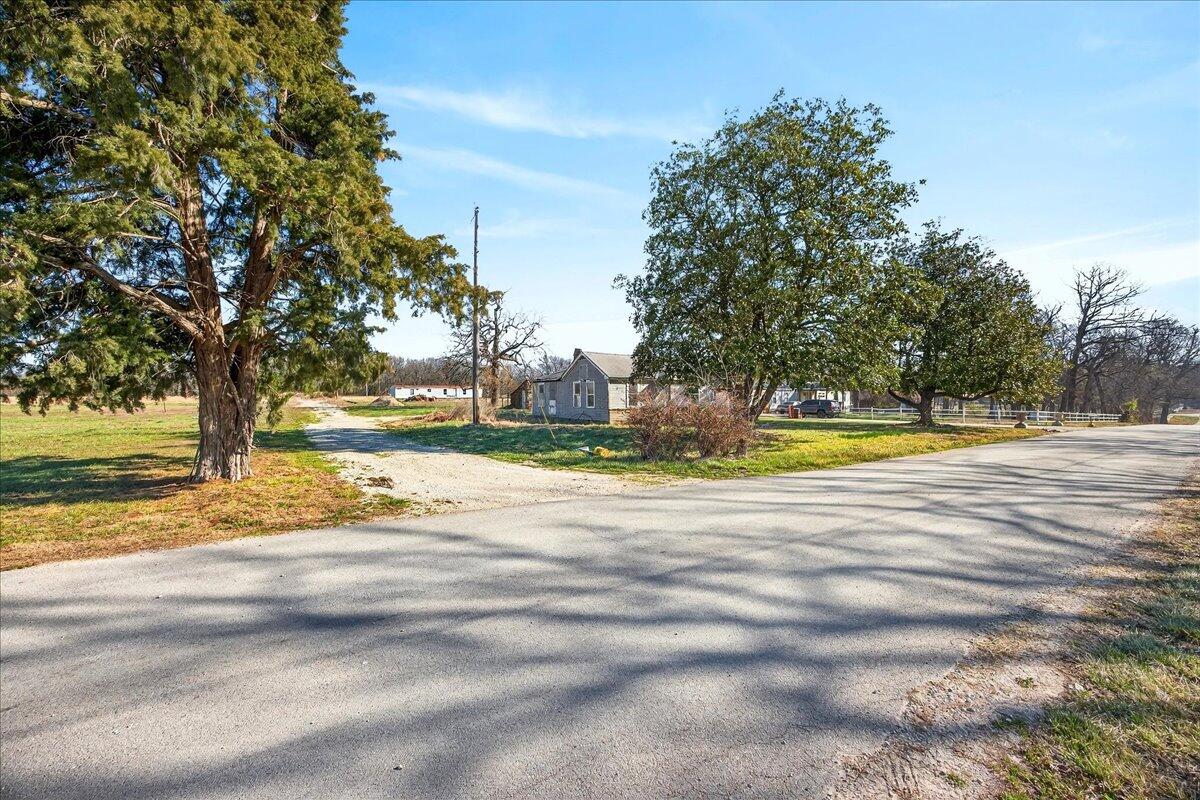 4196 Coyote Drive Property Photo 16