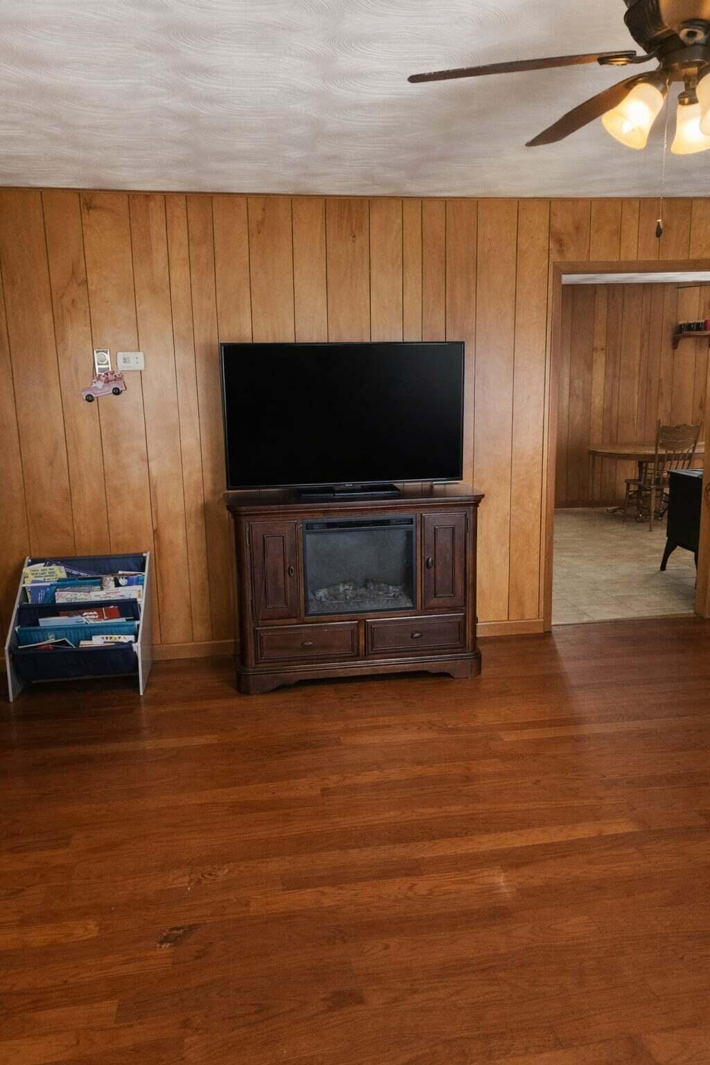 812 Alberta Street Property Photo 13
