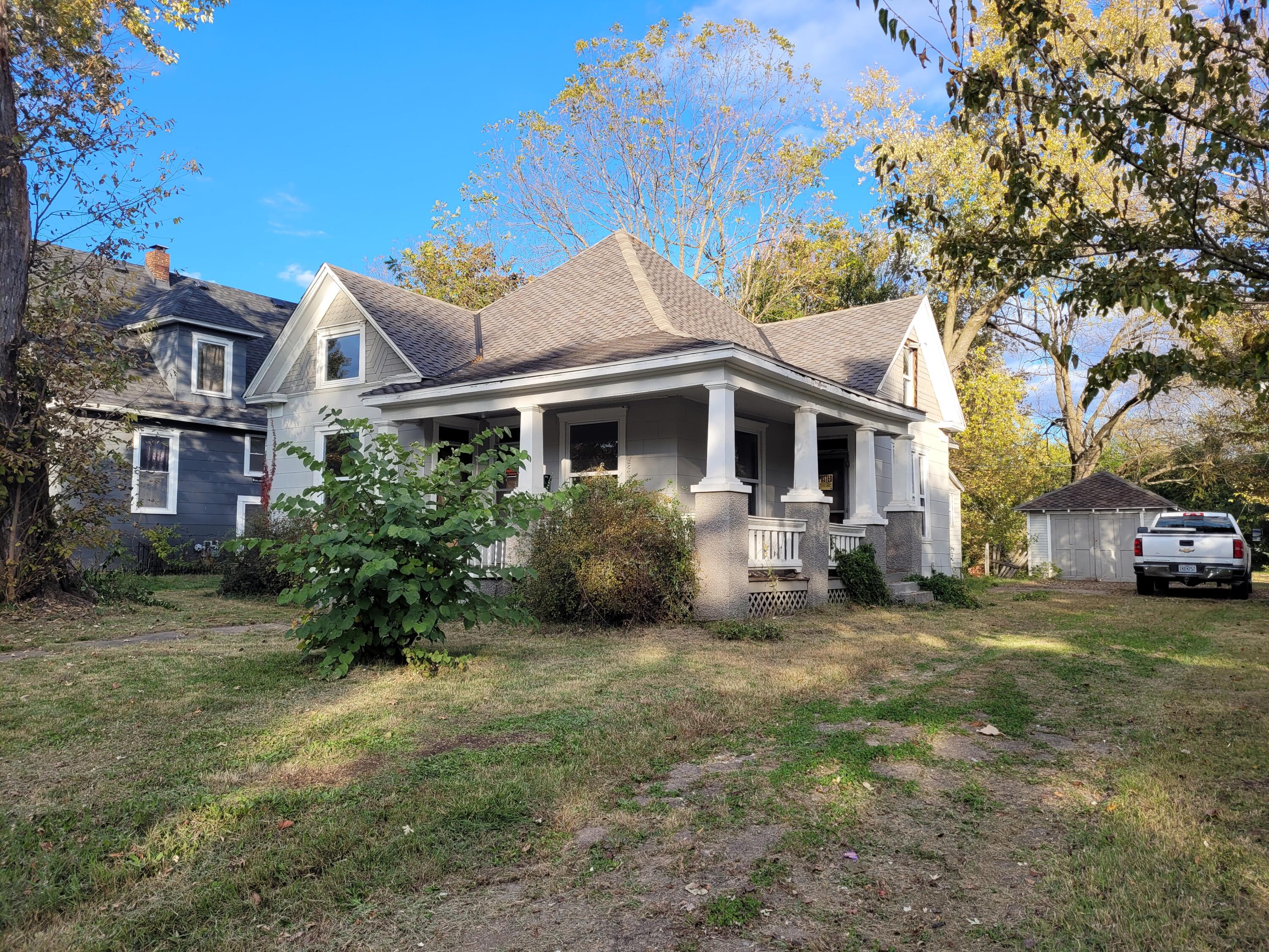 812 North Grant Avenue Property Photo 1