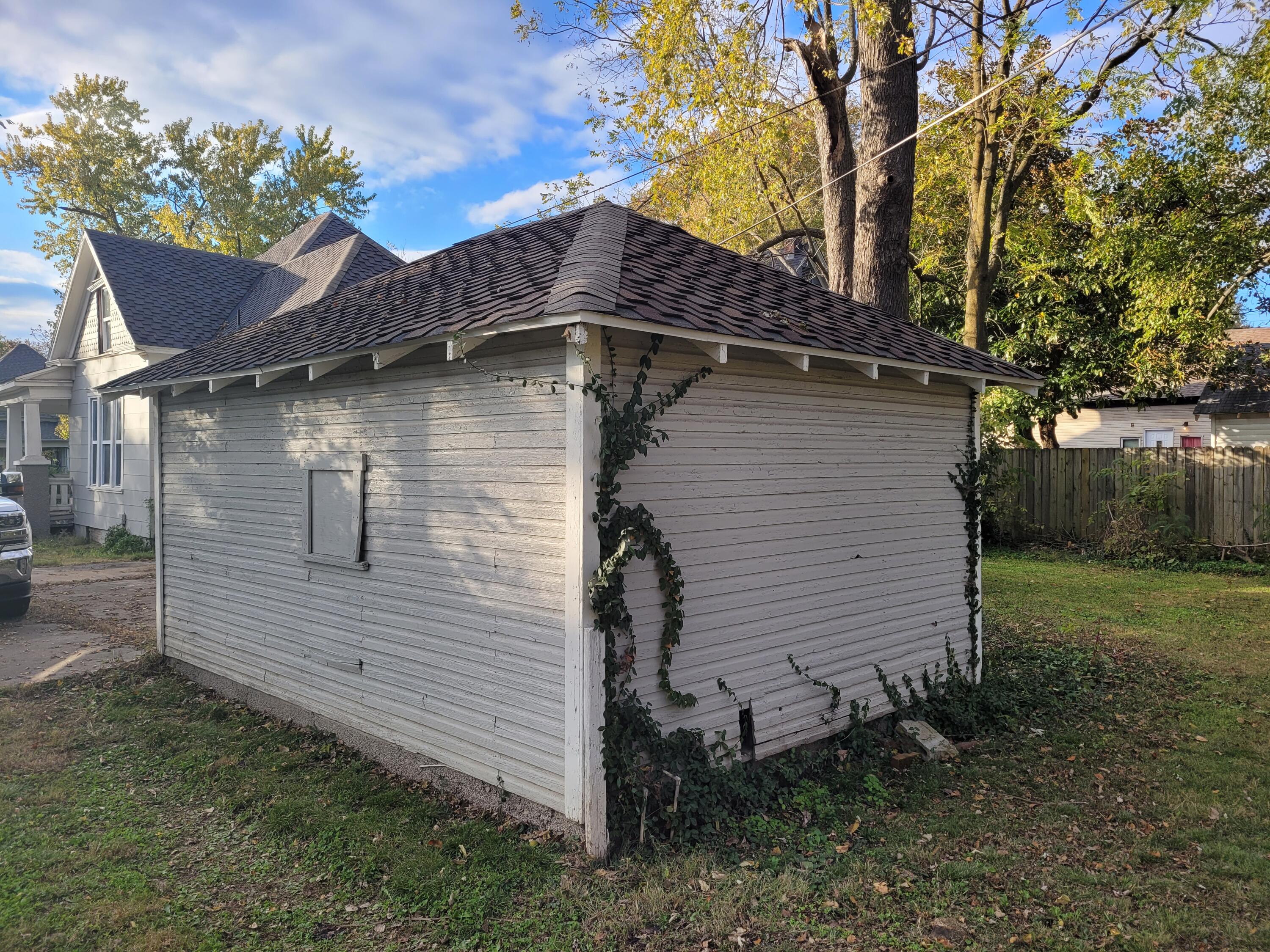 812 North Grant Avenue Property Photo 17