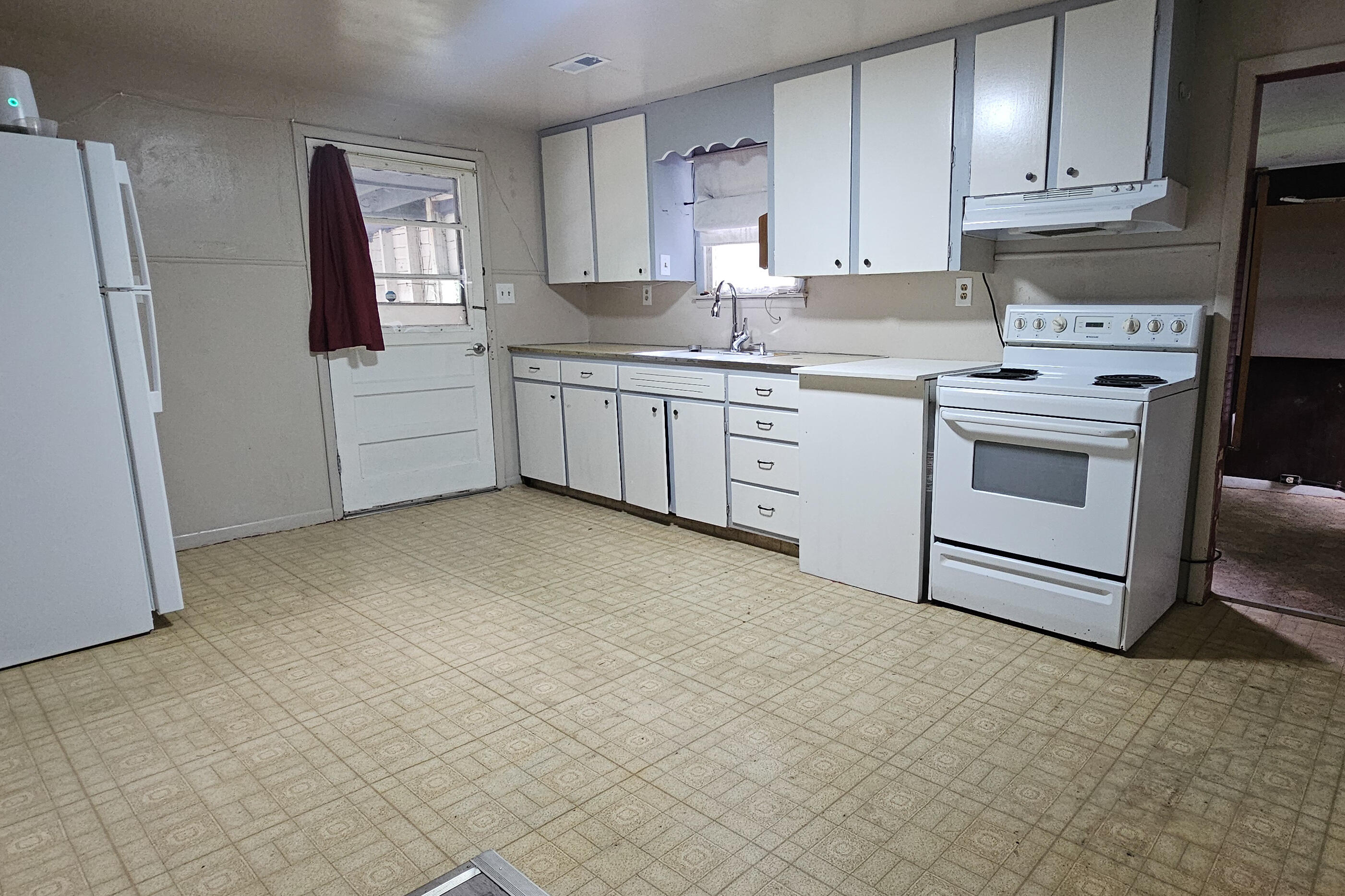 3308 County Road 1710 Property Photo 2