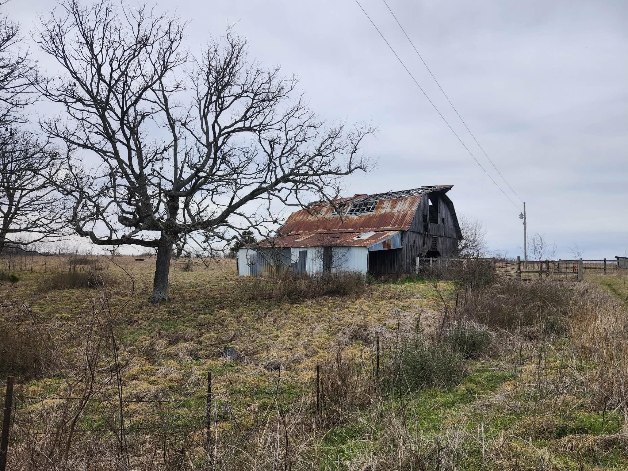 000 North Highway E Property Photo 3