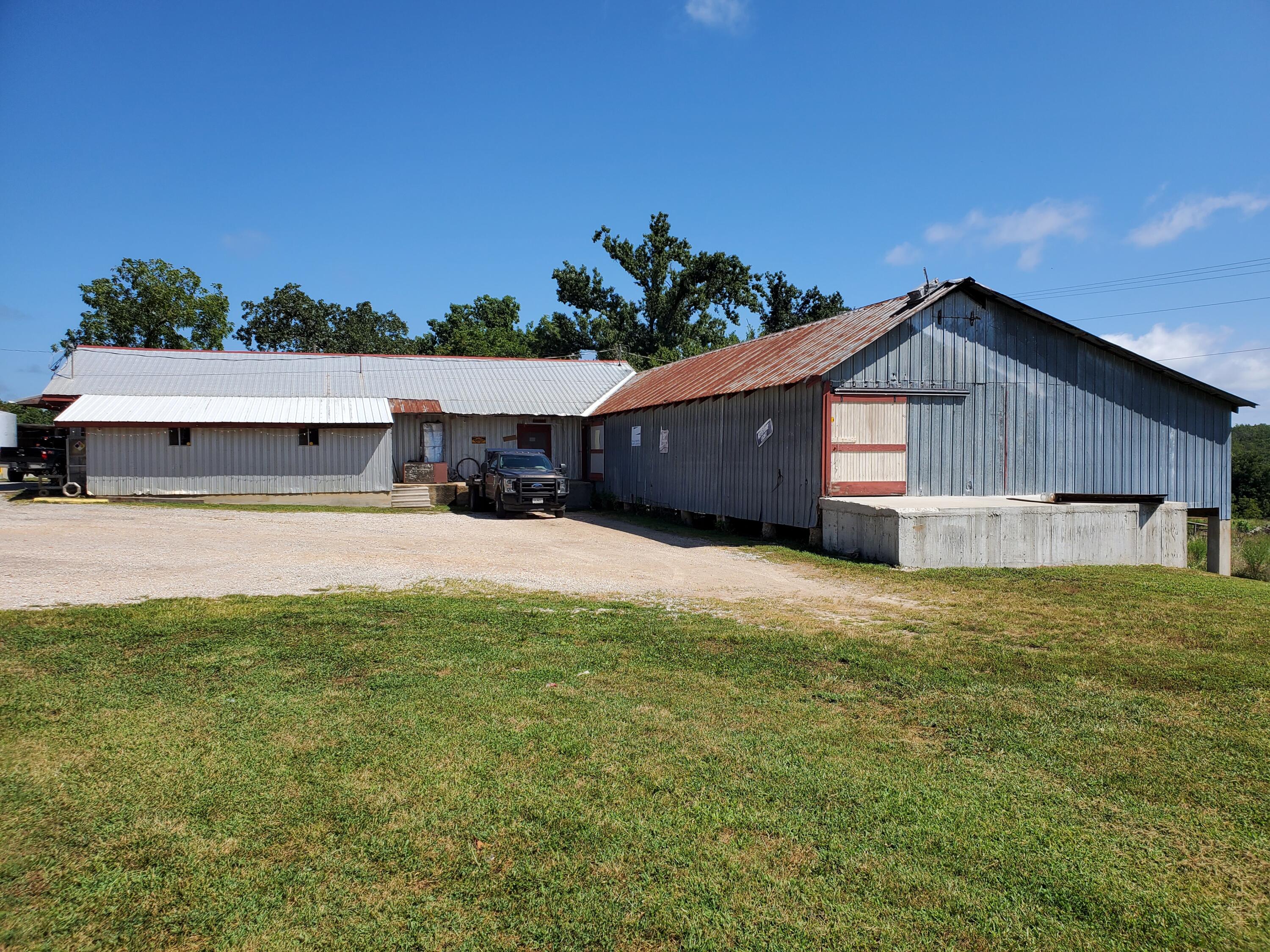 3177 State Highway T Property Photo 17