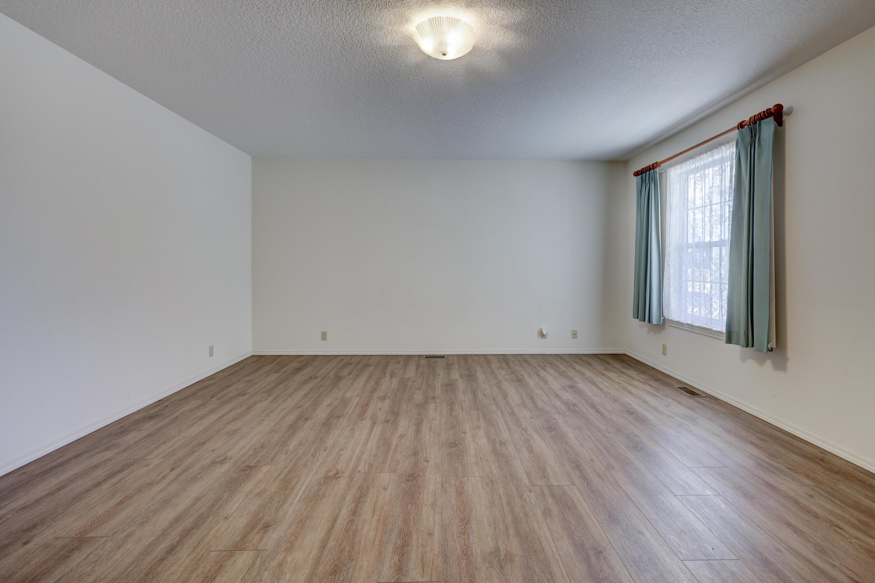 1411 Gold Stream Drive Property Photo 4