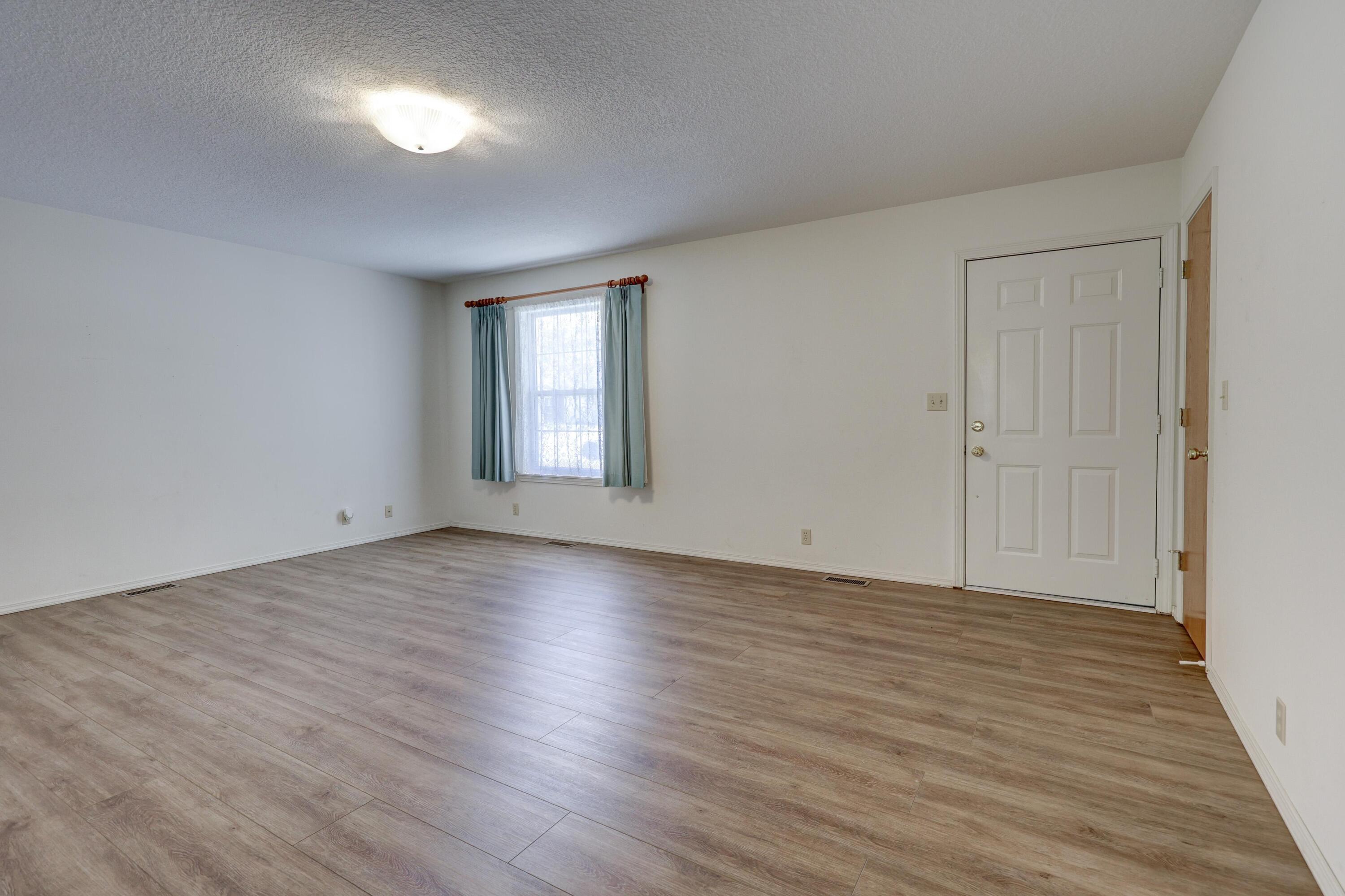1411 Gold Stream Drive Property Photo 5