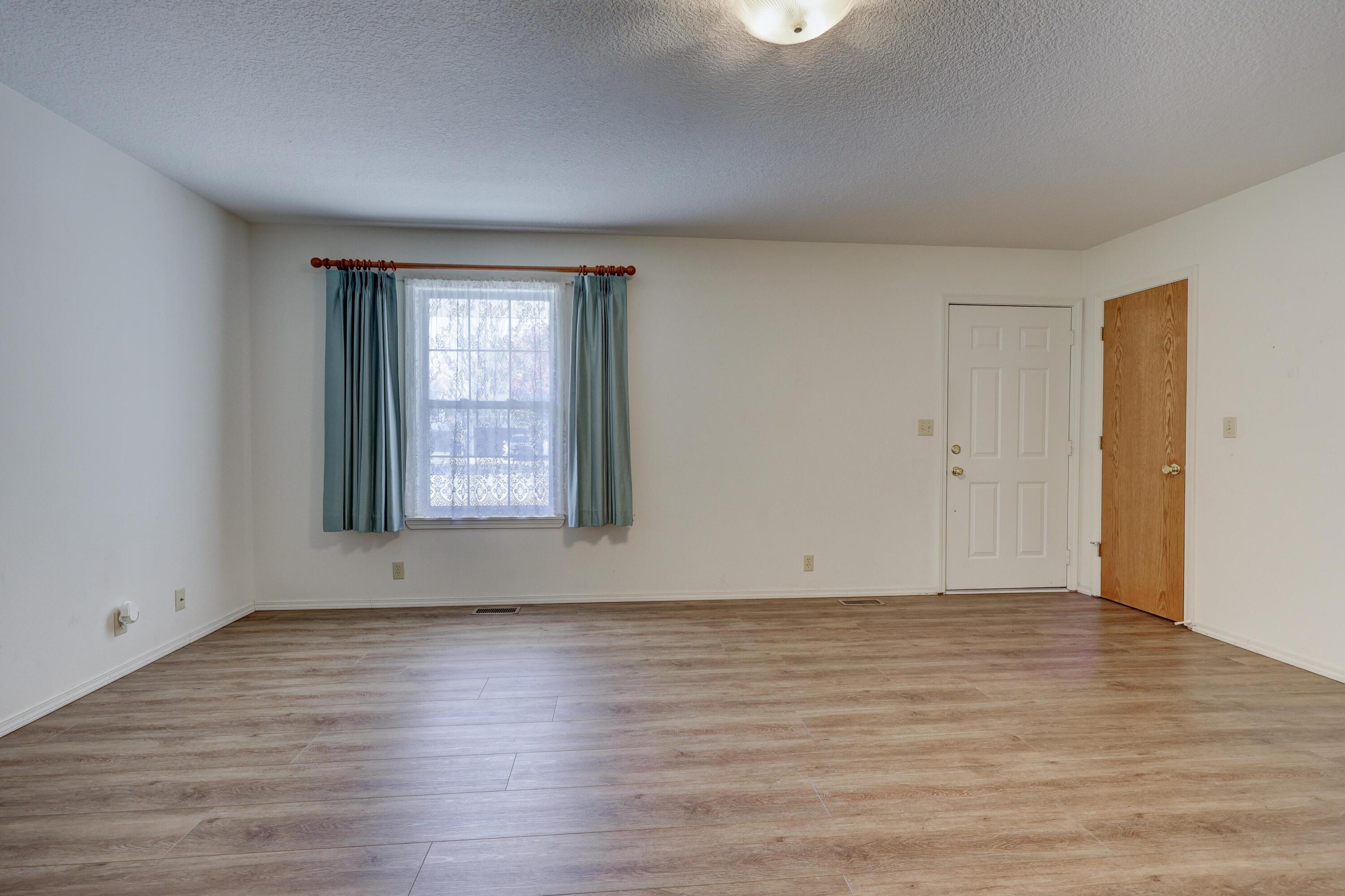 1411 Gold Stream Drive Property Photo 6
