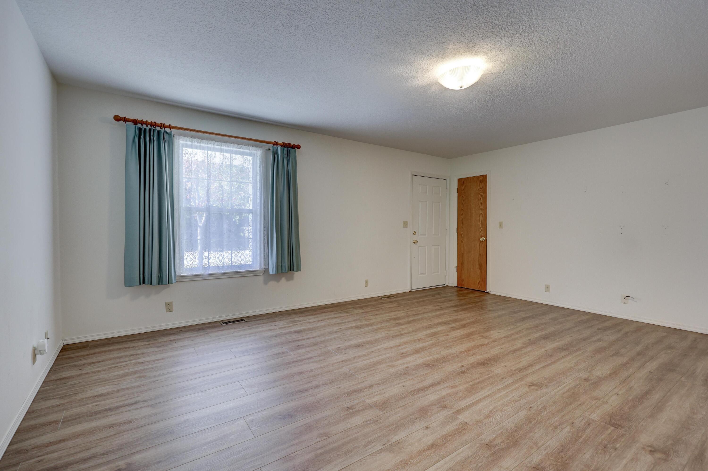 1411 Gold Stream Drive Property Photo 7