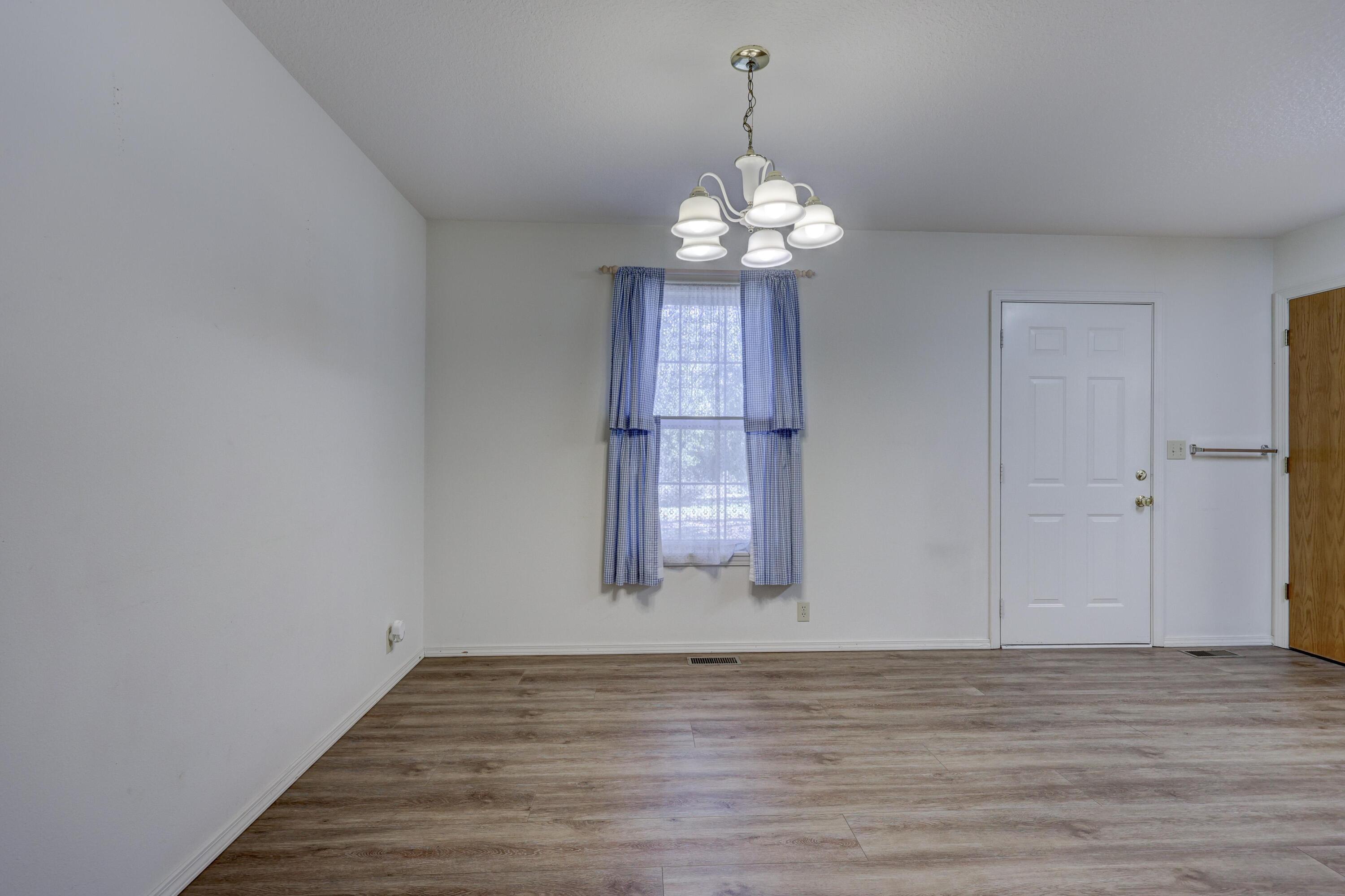 1411 Gold Stream Drive Property Photo 8