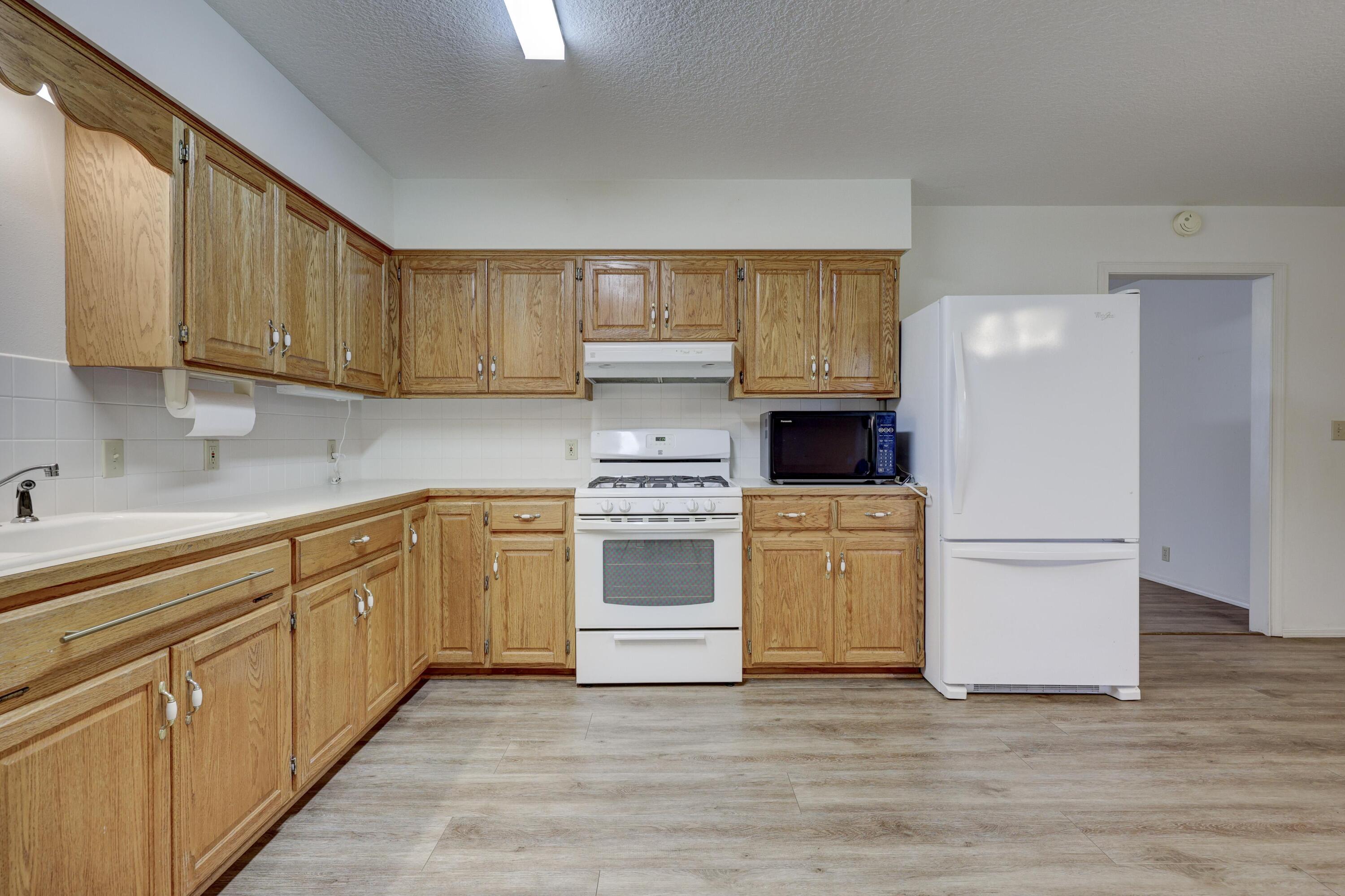 1411 Gold Stream Drive Property Photo 10