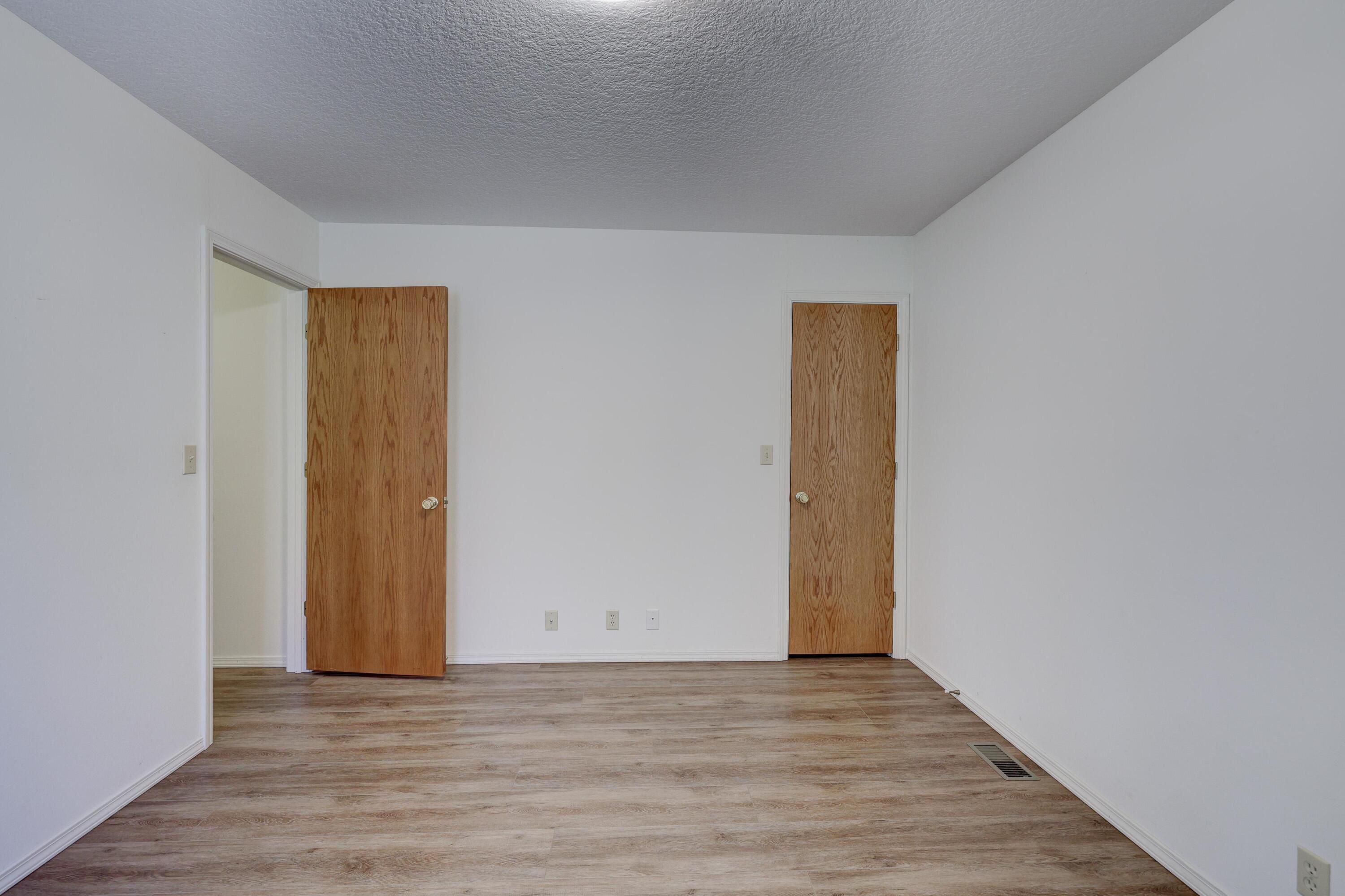 1411 Gold Stream Drive Property Photo 28