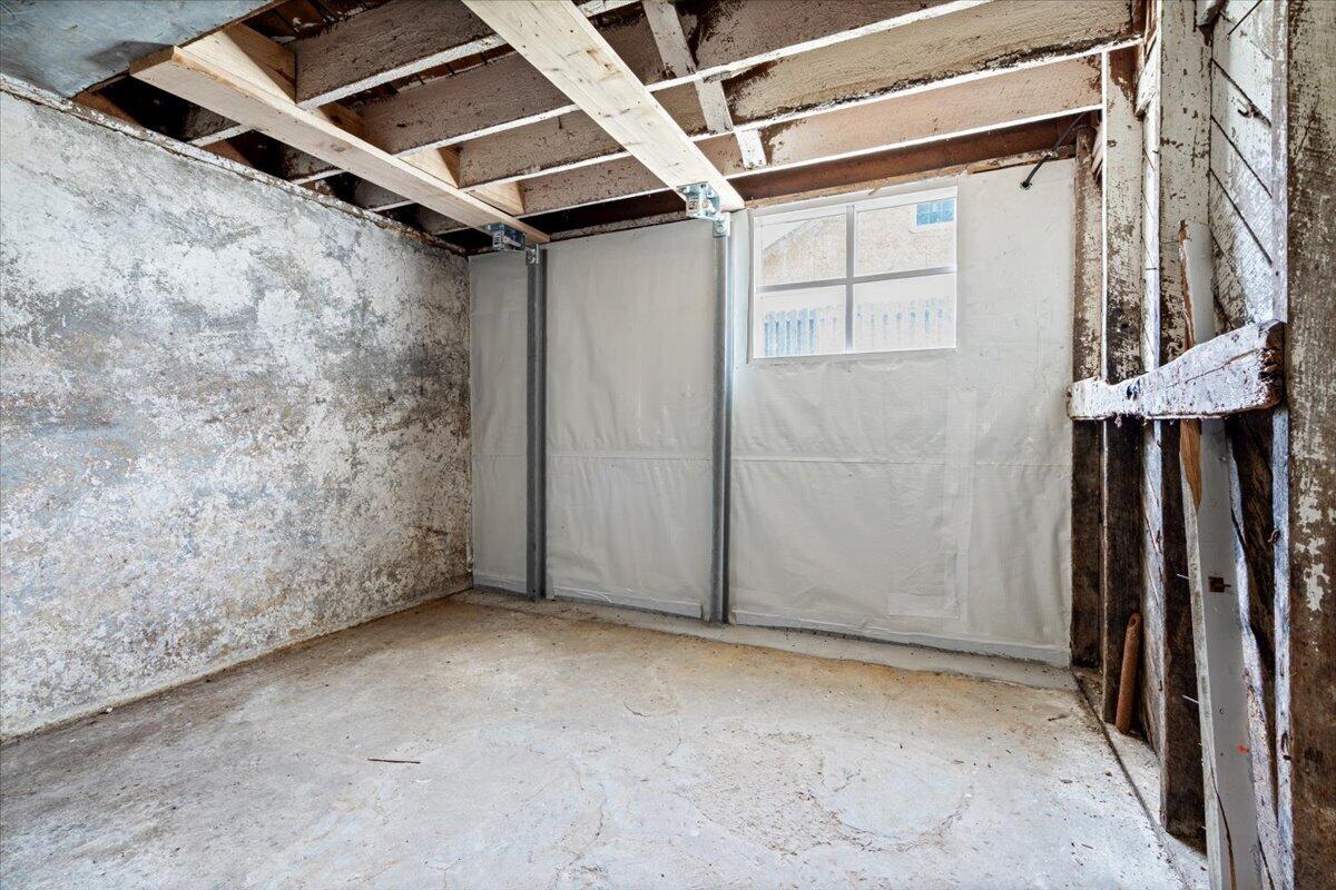 307 East Beaver Street Property Photo 33