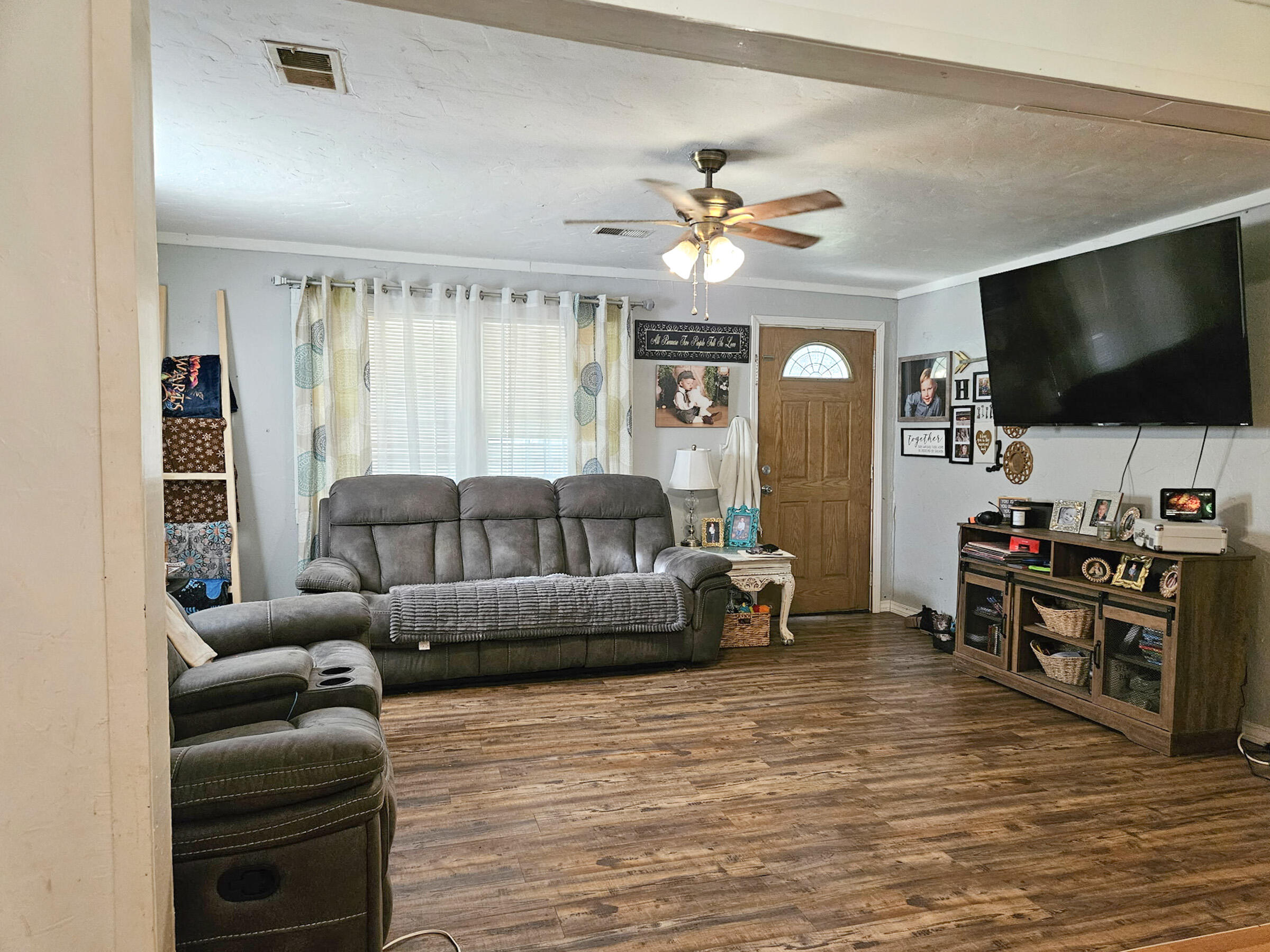 203 James Street Property Photo 6