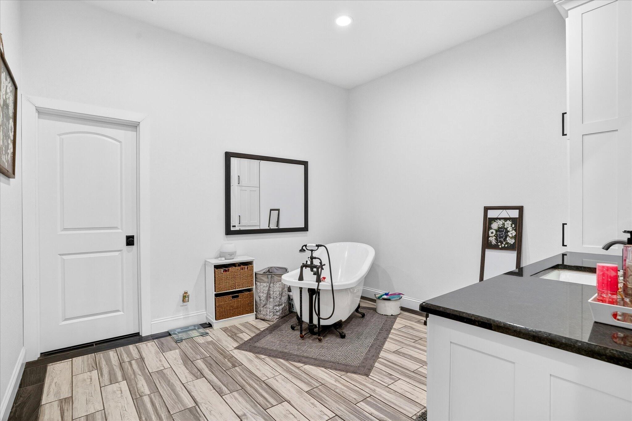 60319074 Property Photo 27
