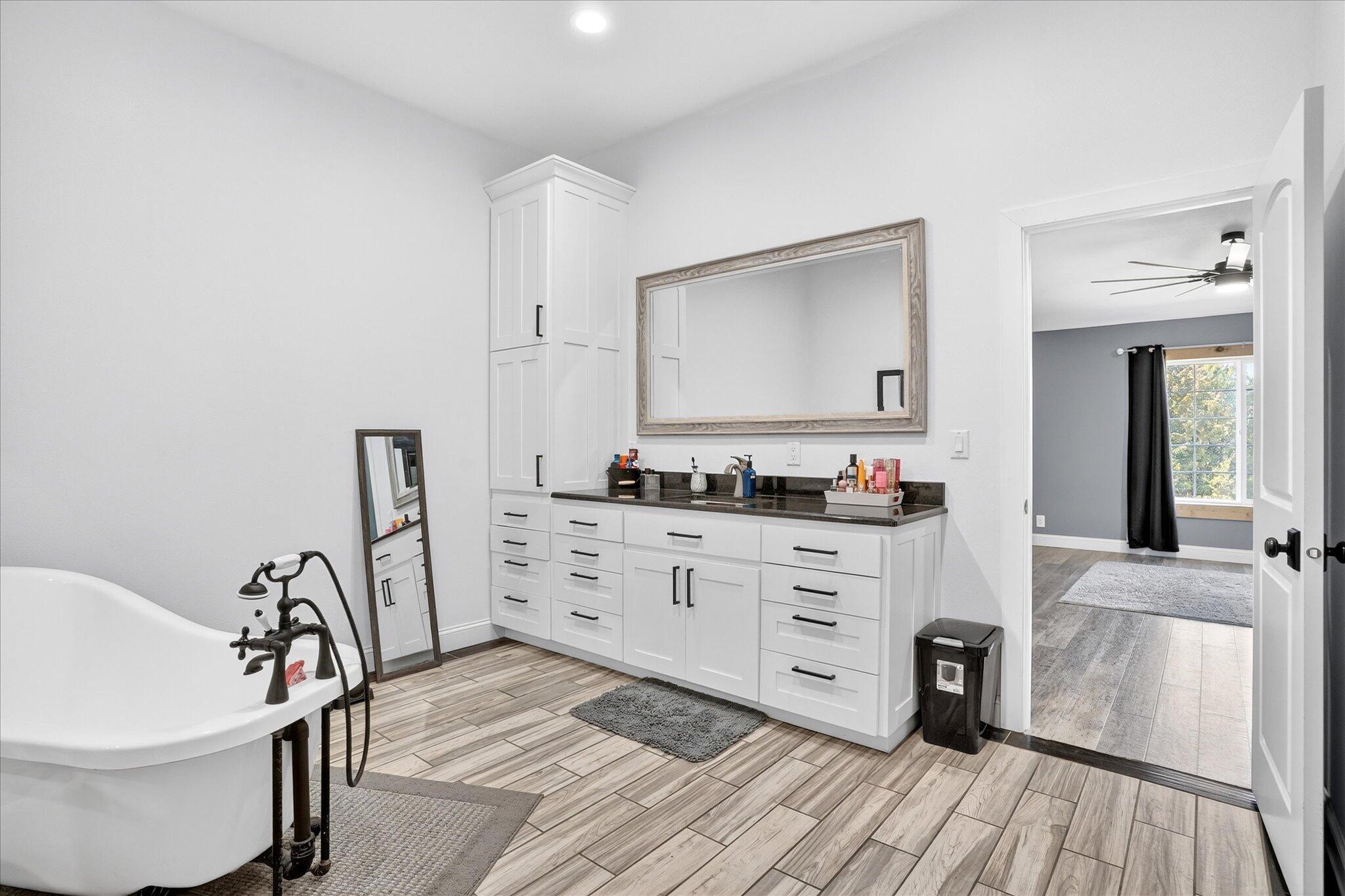 60319074 Property Photo 28