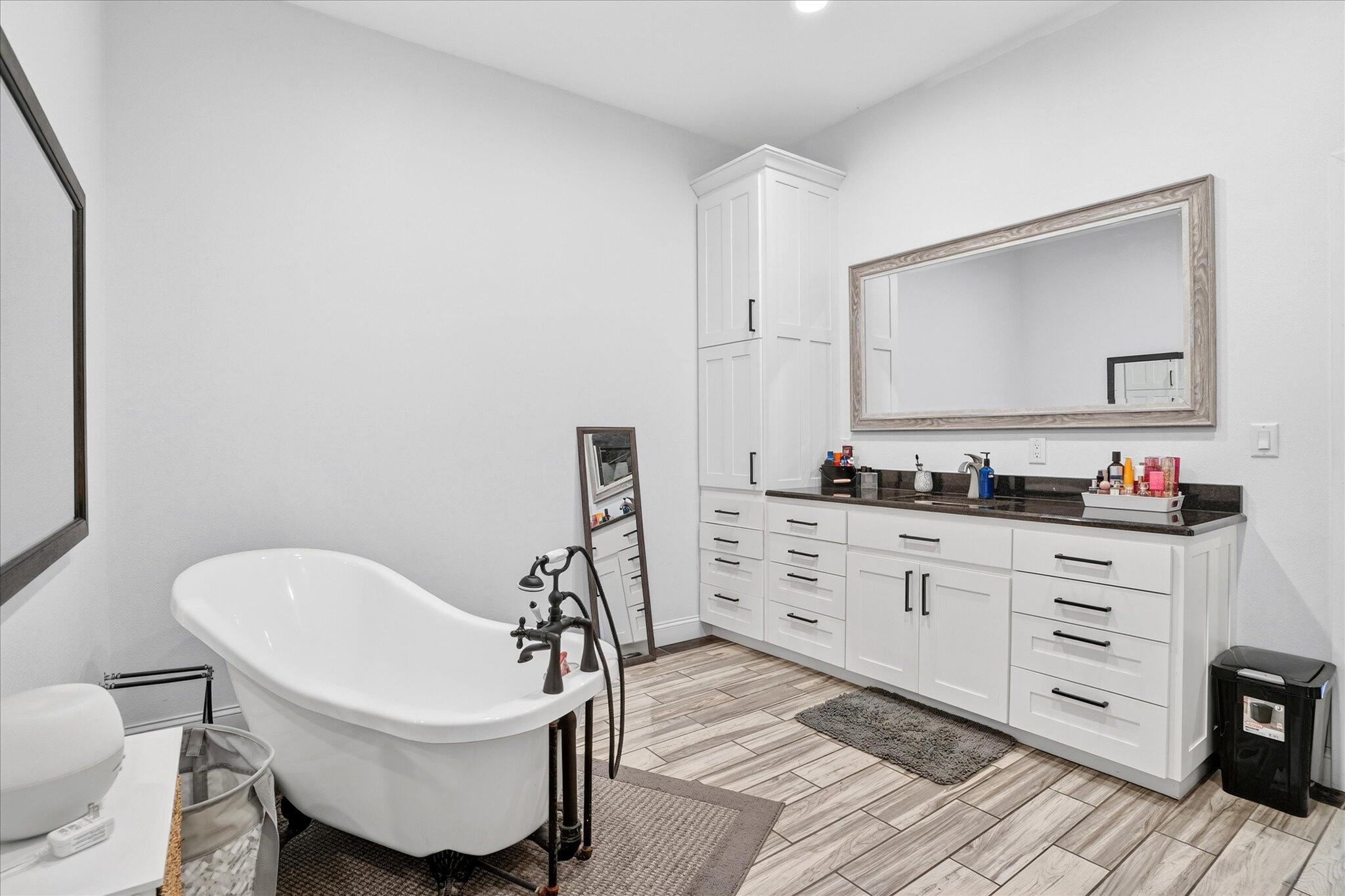 60319074 Property Photo 29