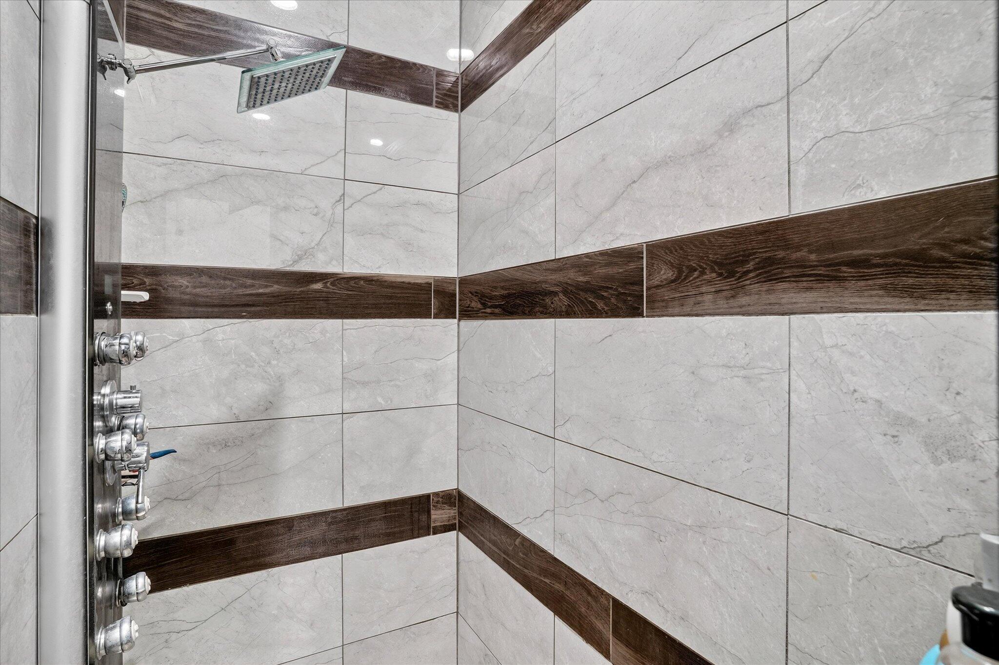 60319074 Property Photo 32