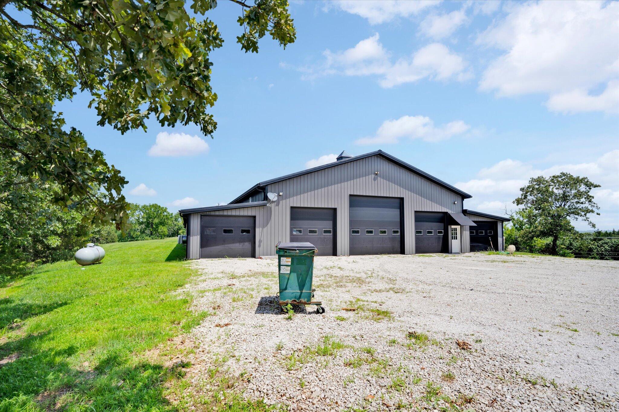 60319074 Property Photo 76
