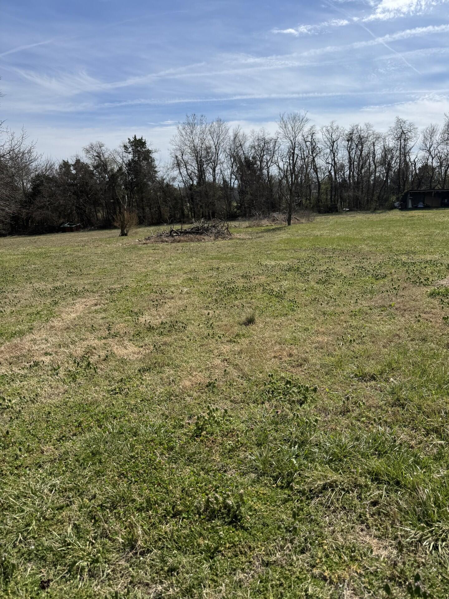 000 Rolling Hills Drive Property Photo 2