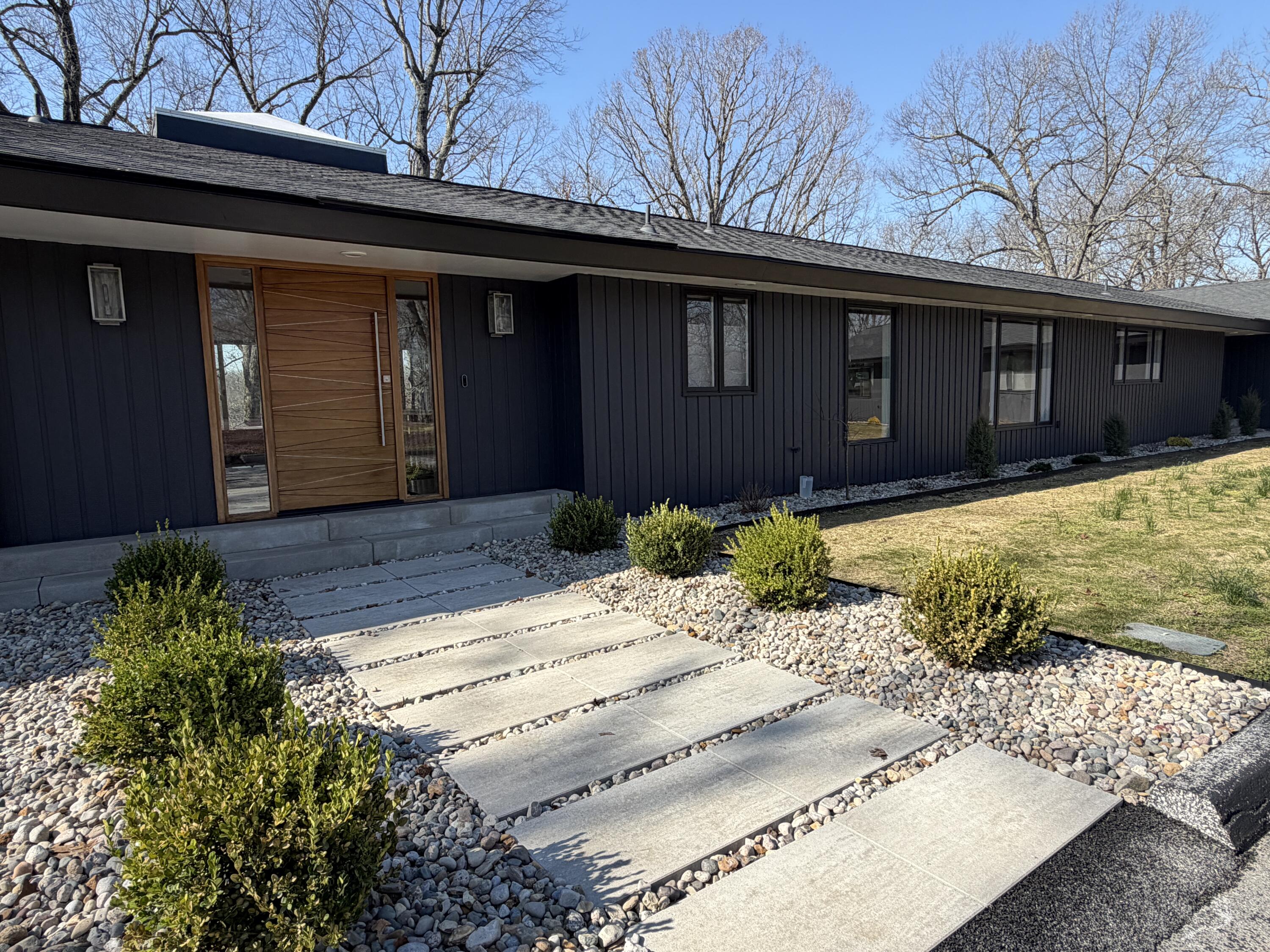 7353 East Farm Road 148 Property Photo 1