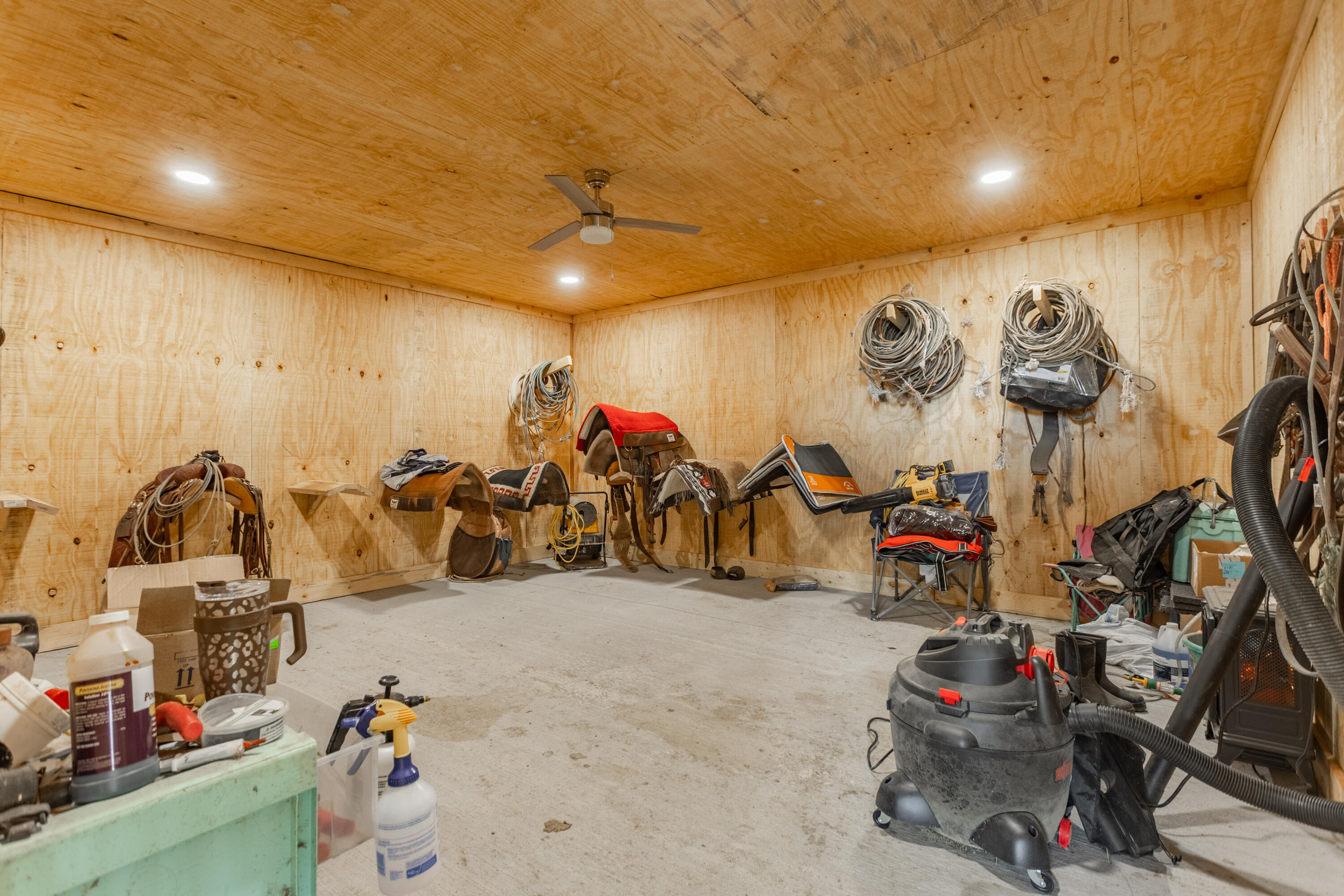 23811 Lawrence 1170 Property Photo 33